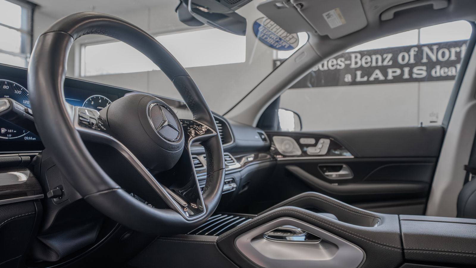 2025 Mercedes-Benz GLE GLE 450 — full photo 7 of 34