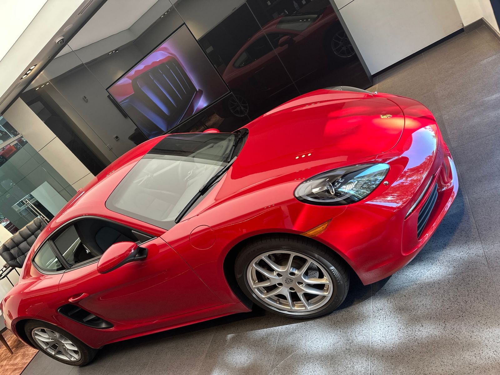 2025 Porsche 718 Cayman — full photo 8 of 10