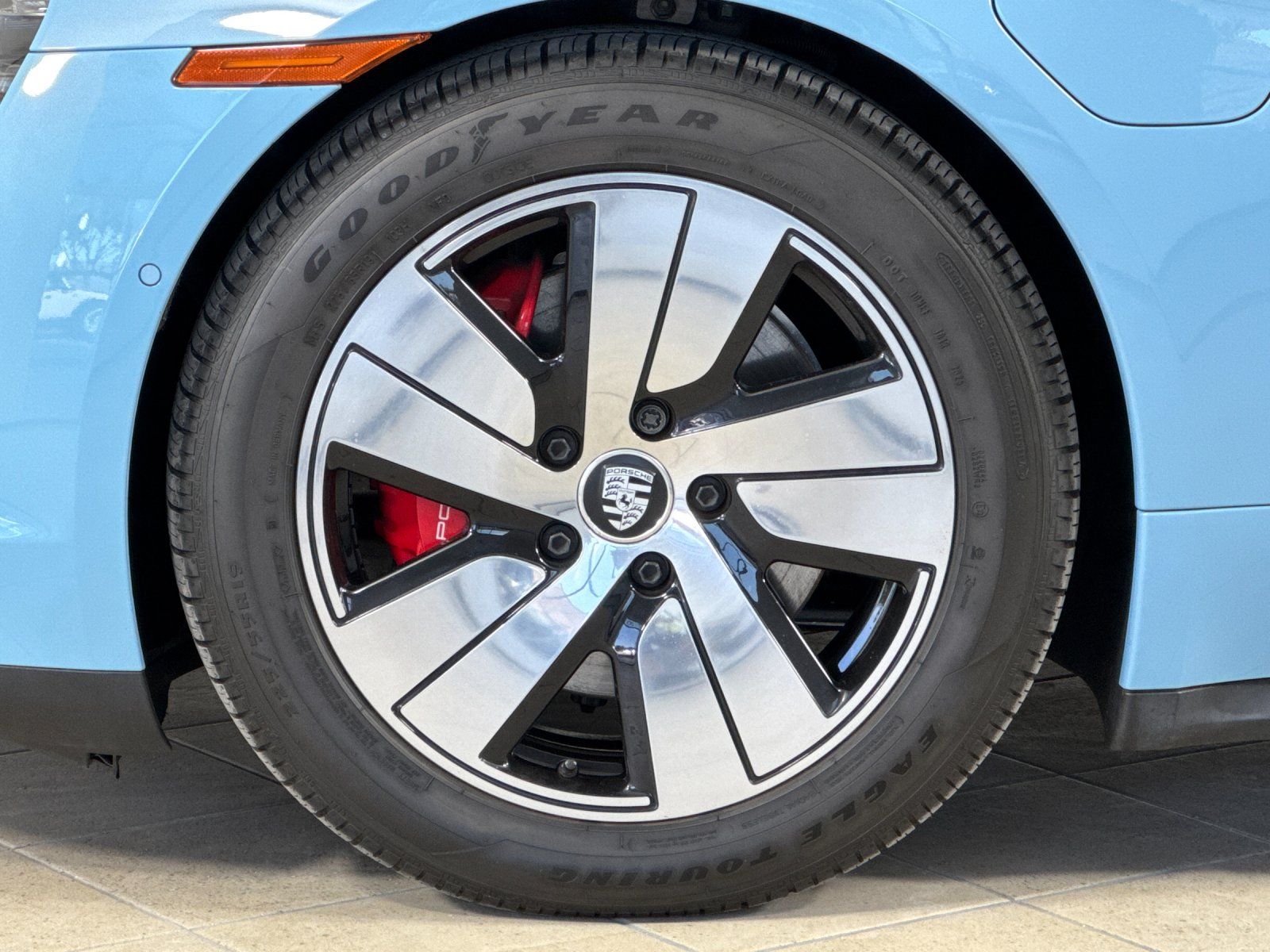 2024 Porsche Taycan 4S — full photo 26 of 29