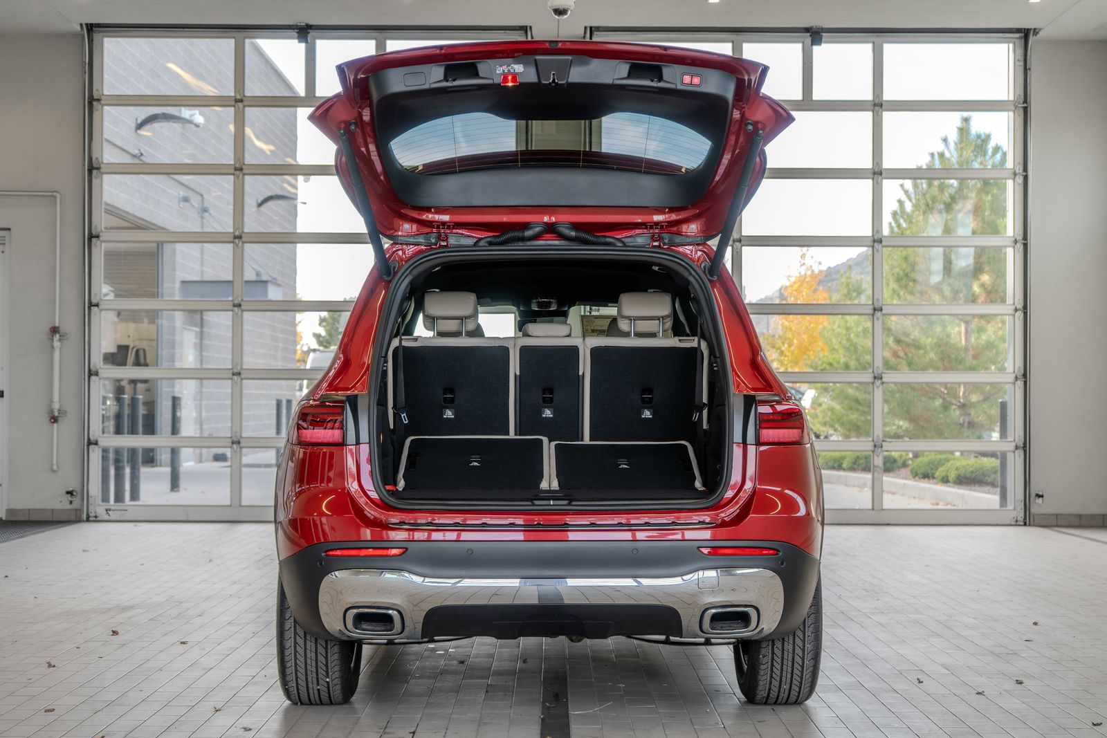 2026 Mercedes-Benz GLB GLB 250 — full photo 16 of 36