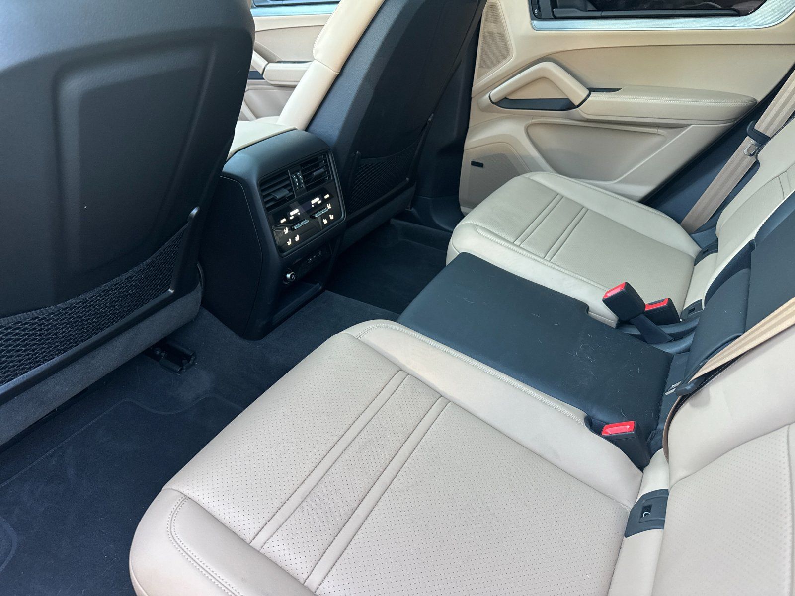 2026 Porsche Cayenne Coupe Base — full photo 13 of 30