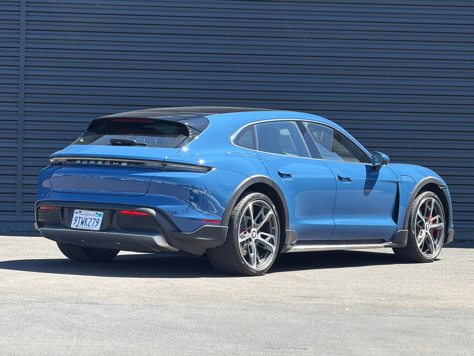 2022 Porsche Taycan Cross Turismo 4S — full photo 8 of 29