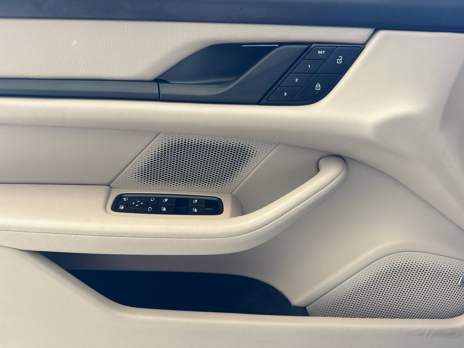 2024 Porsche Taycan Base — full photo 12 of 29