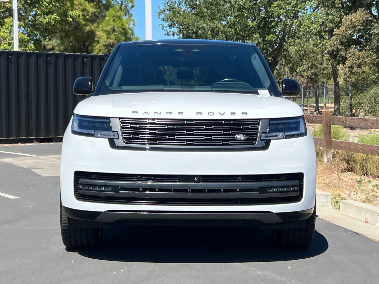 2024 Land Rover Range Rover SE — full photo 8 of 28
