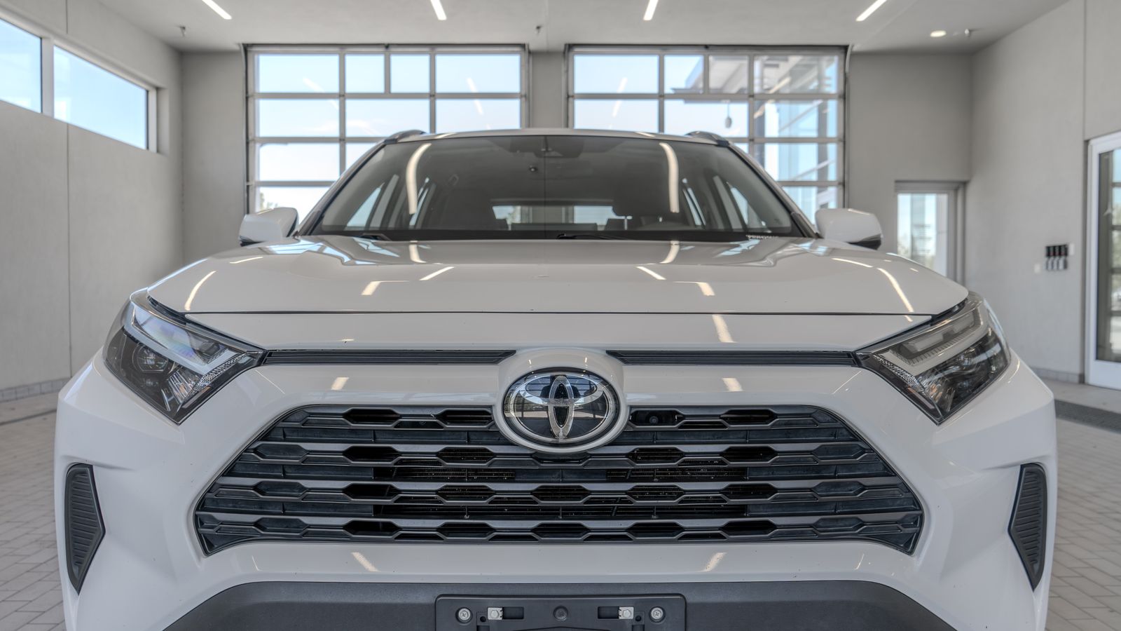 2024 Toyota RAV4 XLE — full photo 23 of 34