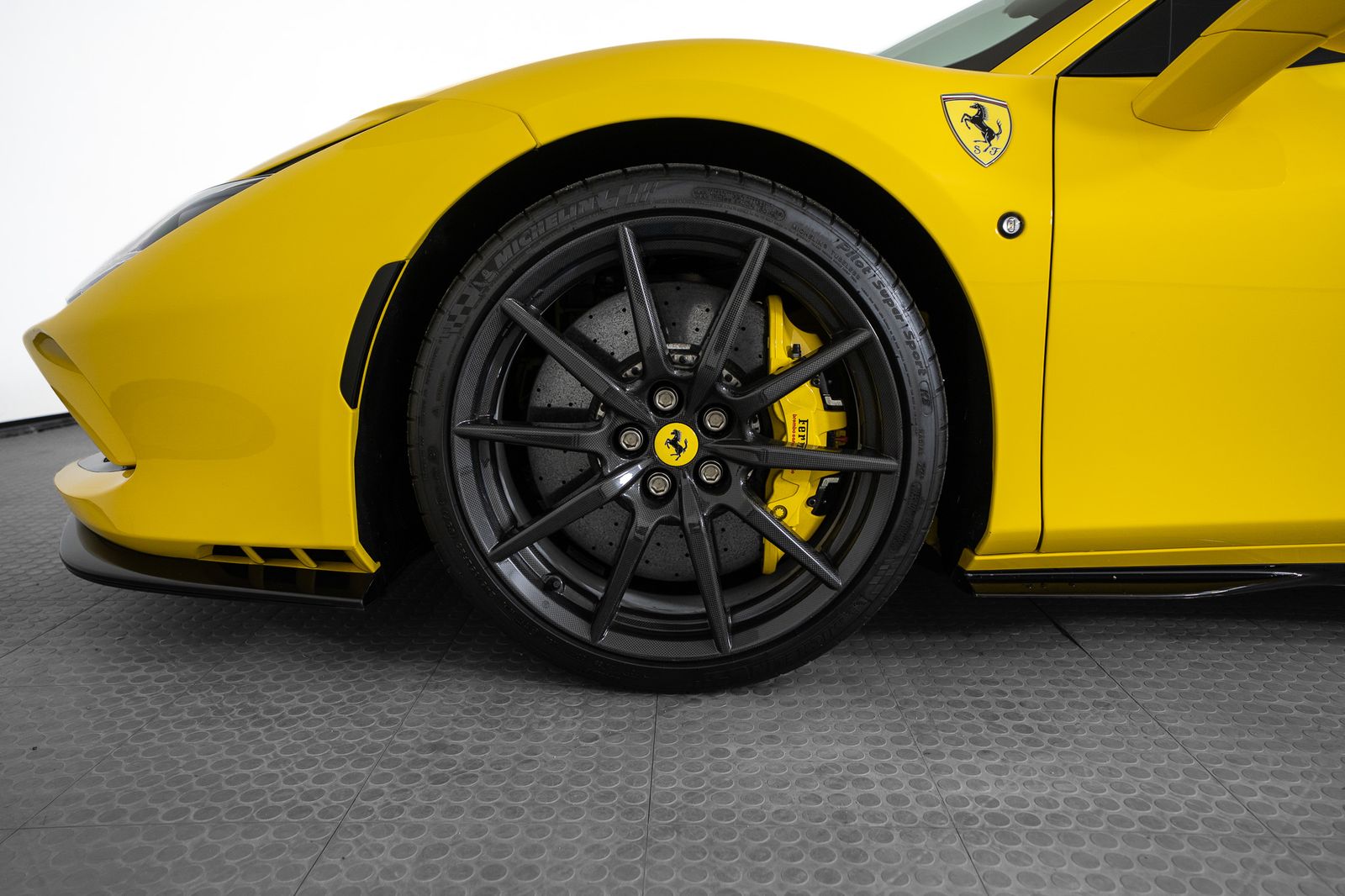 2022 Ferrari F8 Tributo — full photo 9 of 45