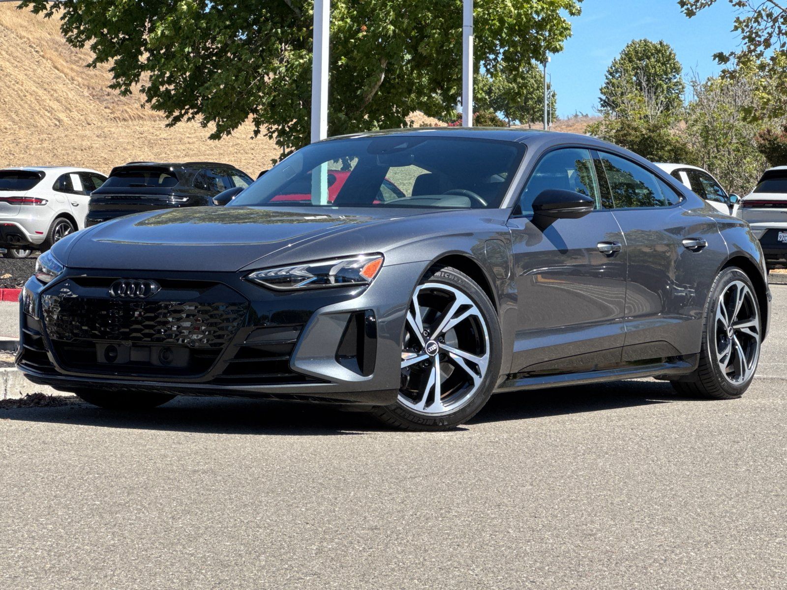 2022 Audi e-tron GT Premium Plus — foto completa 1 de 27