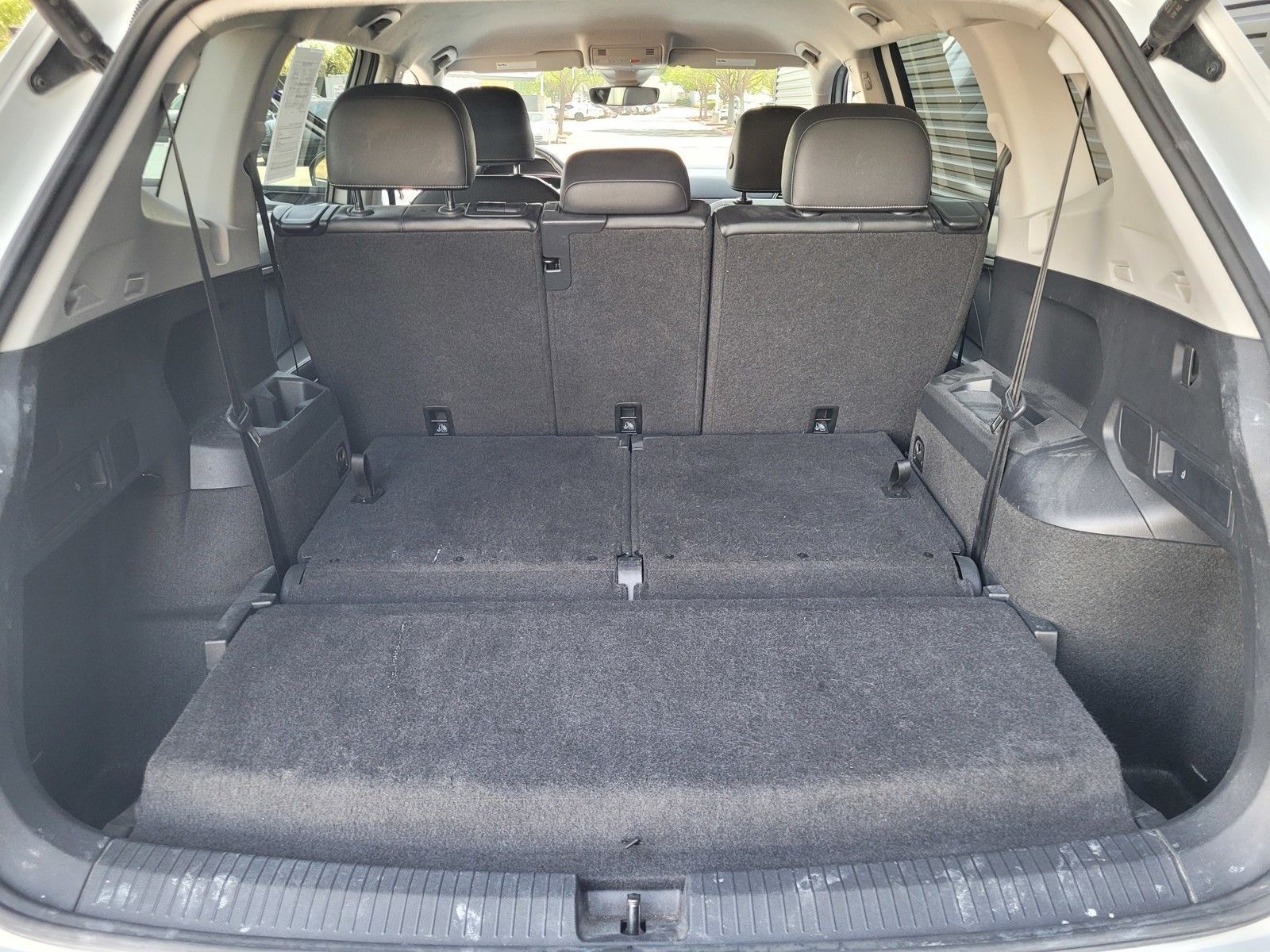 2024 Volkswagen Tiguan 2.0T SE — full photo 26 of 45