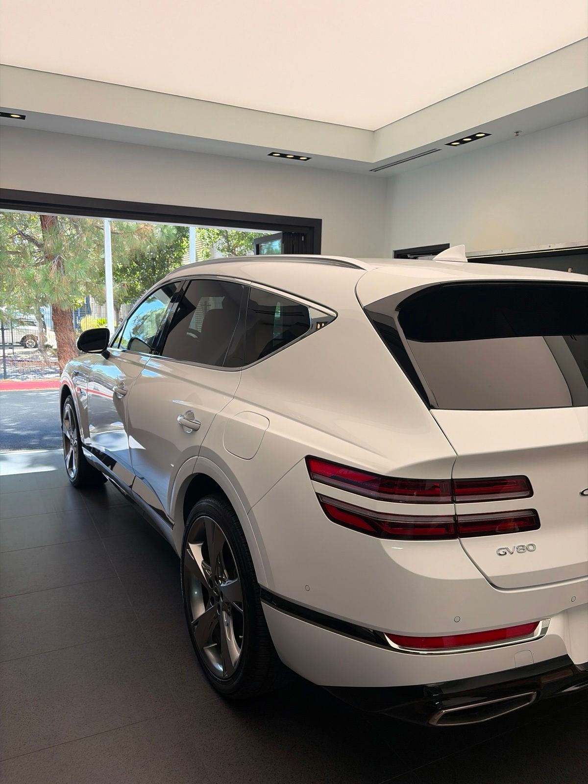 2024 Genesis GV80 2.5T — foto completa 6 de 10