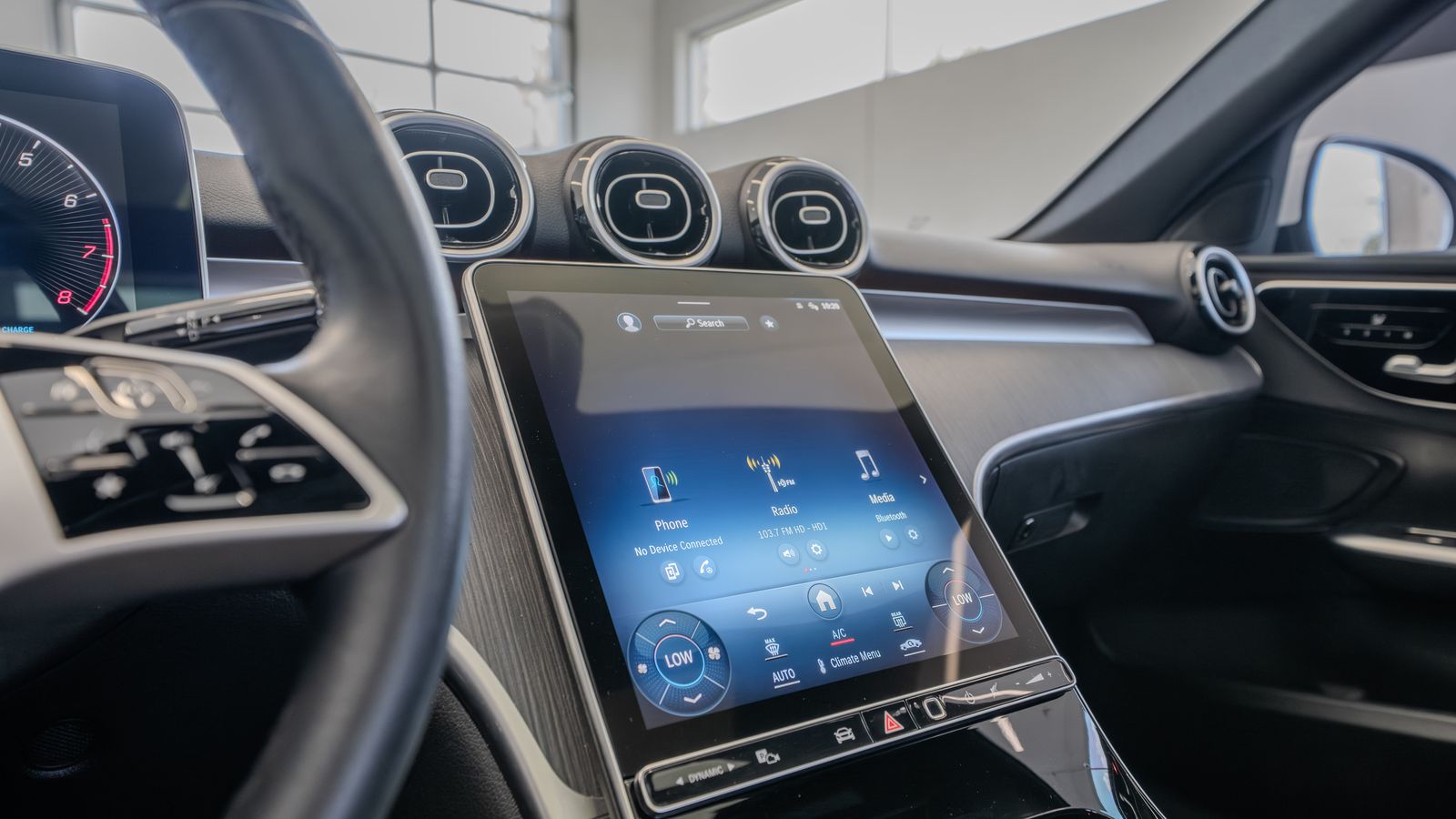 2024 Mercedes-Benz C-Class C 300 — foto completa 32 de 34