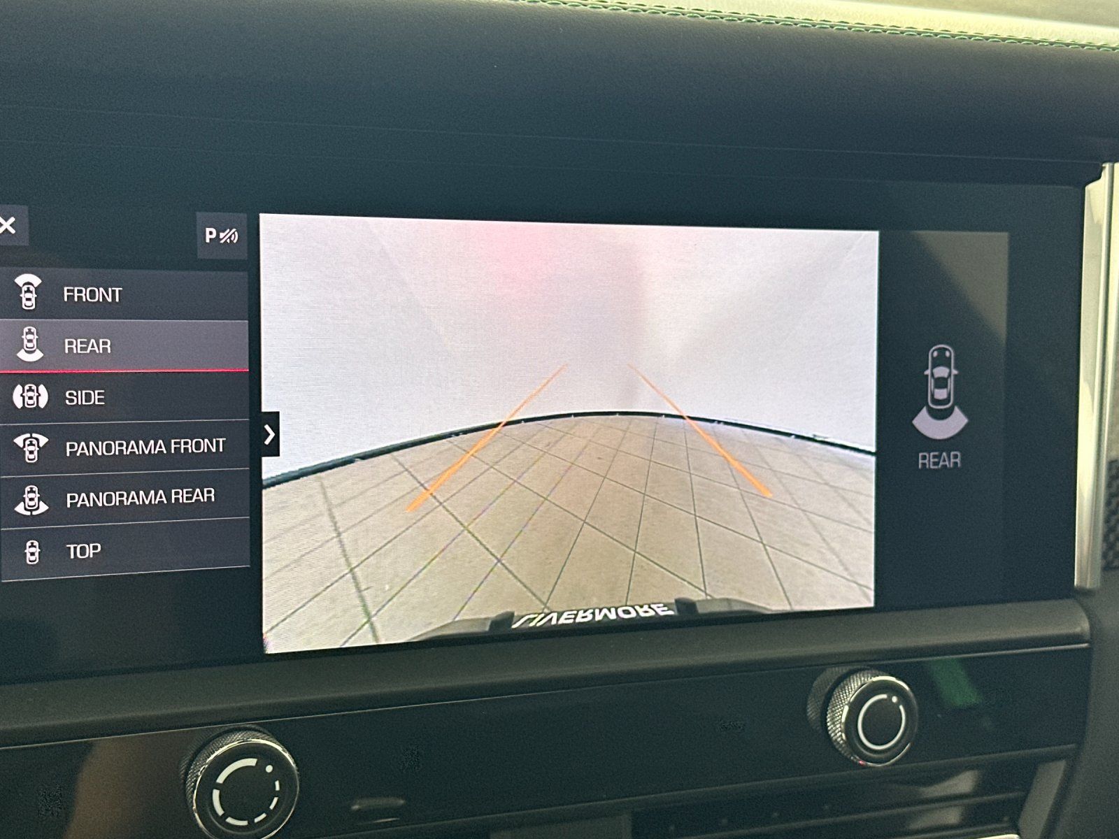2026 Porsche Macan GTS — full photo 19 of 27