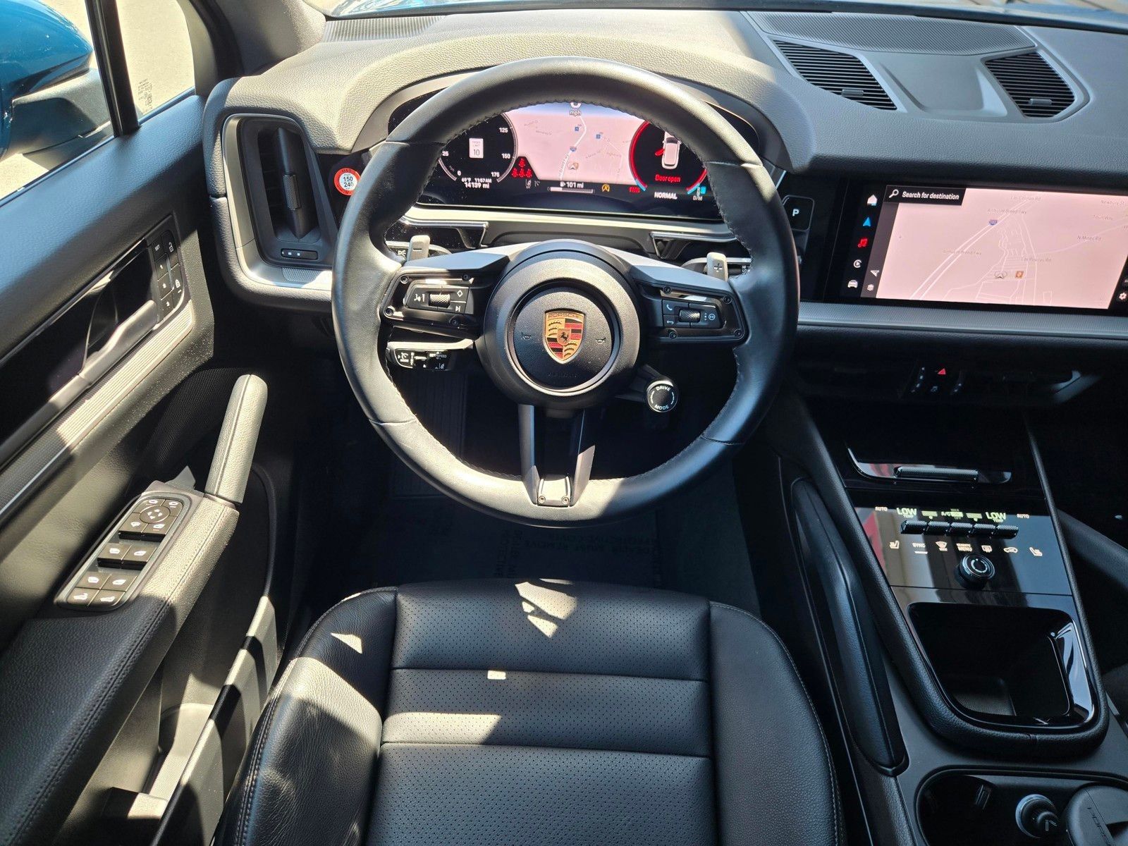 2025 Porsche Cayenne Base — full photo 13 of 45