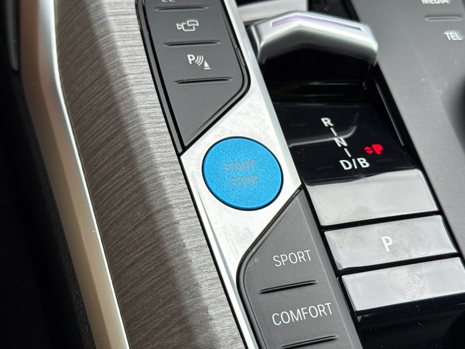 2025 BMW i4 eDrive40 — full photo 21 of 28