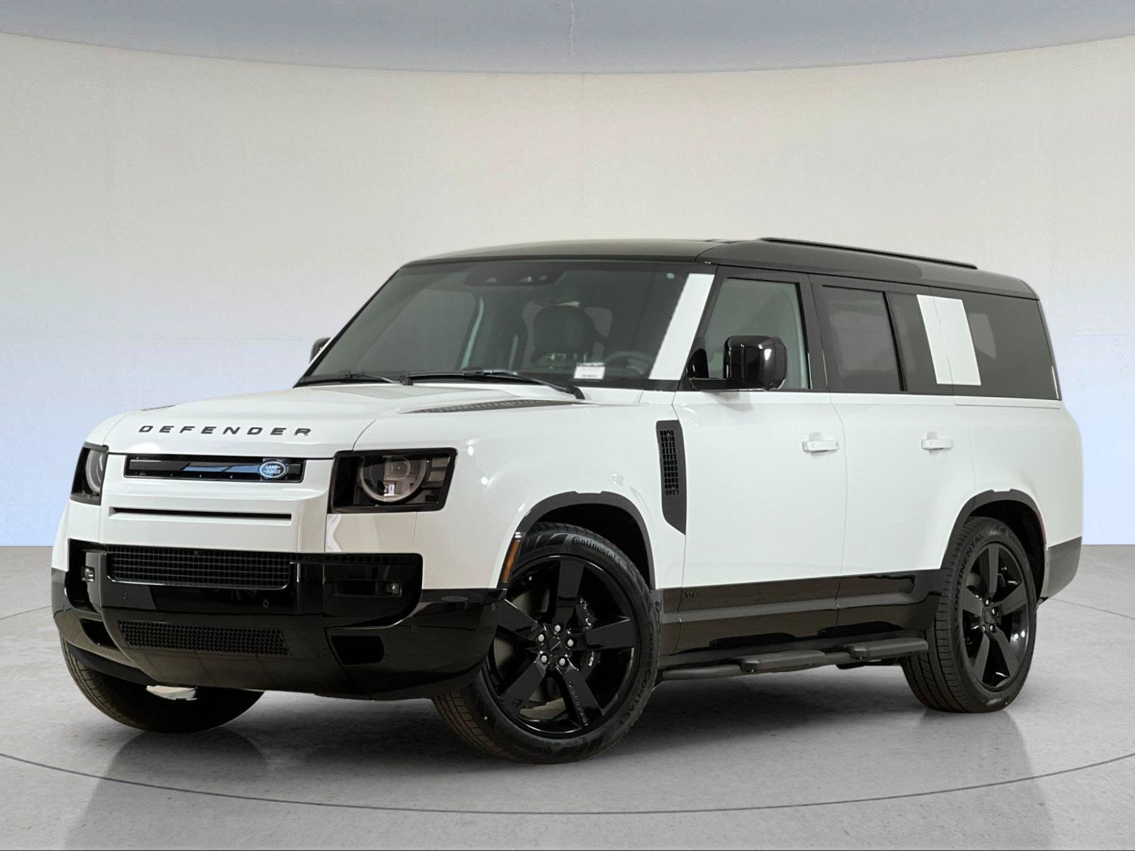 2026 Land Rover Defender 130 V8 — photo 1 of 28