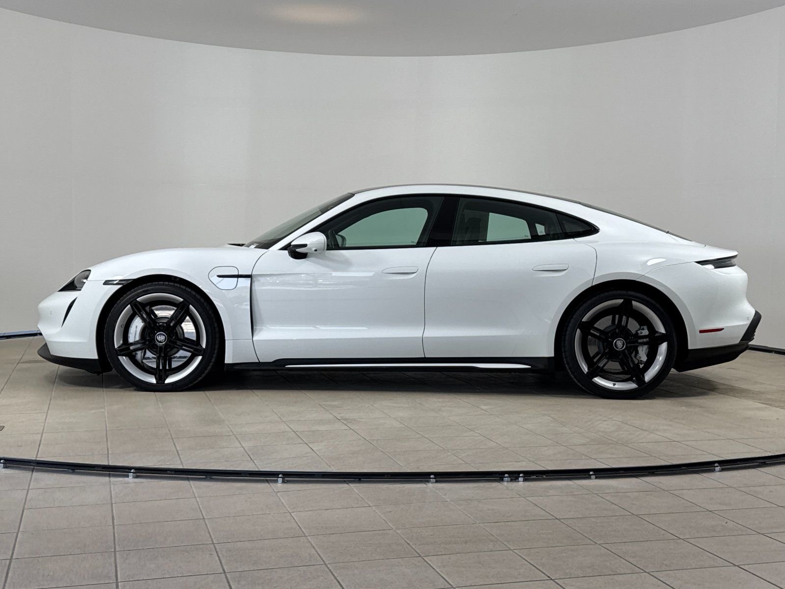 2024 Porsche Taycan Base — full photo 2 of 29