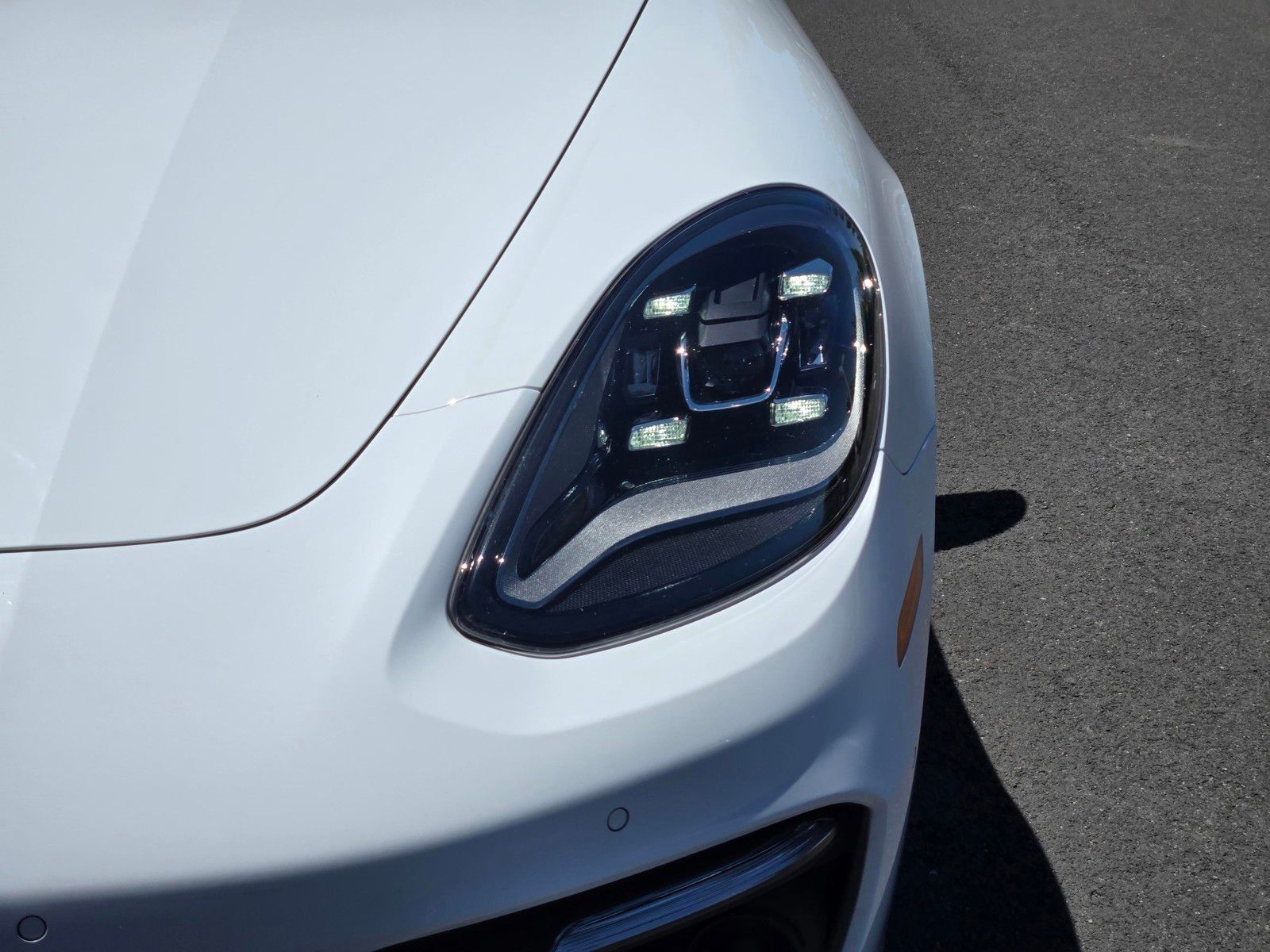 2023 Porsche Panamera 4 Platinum Edition — foto completa 12 de 27