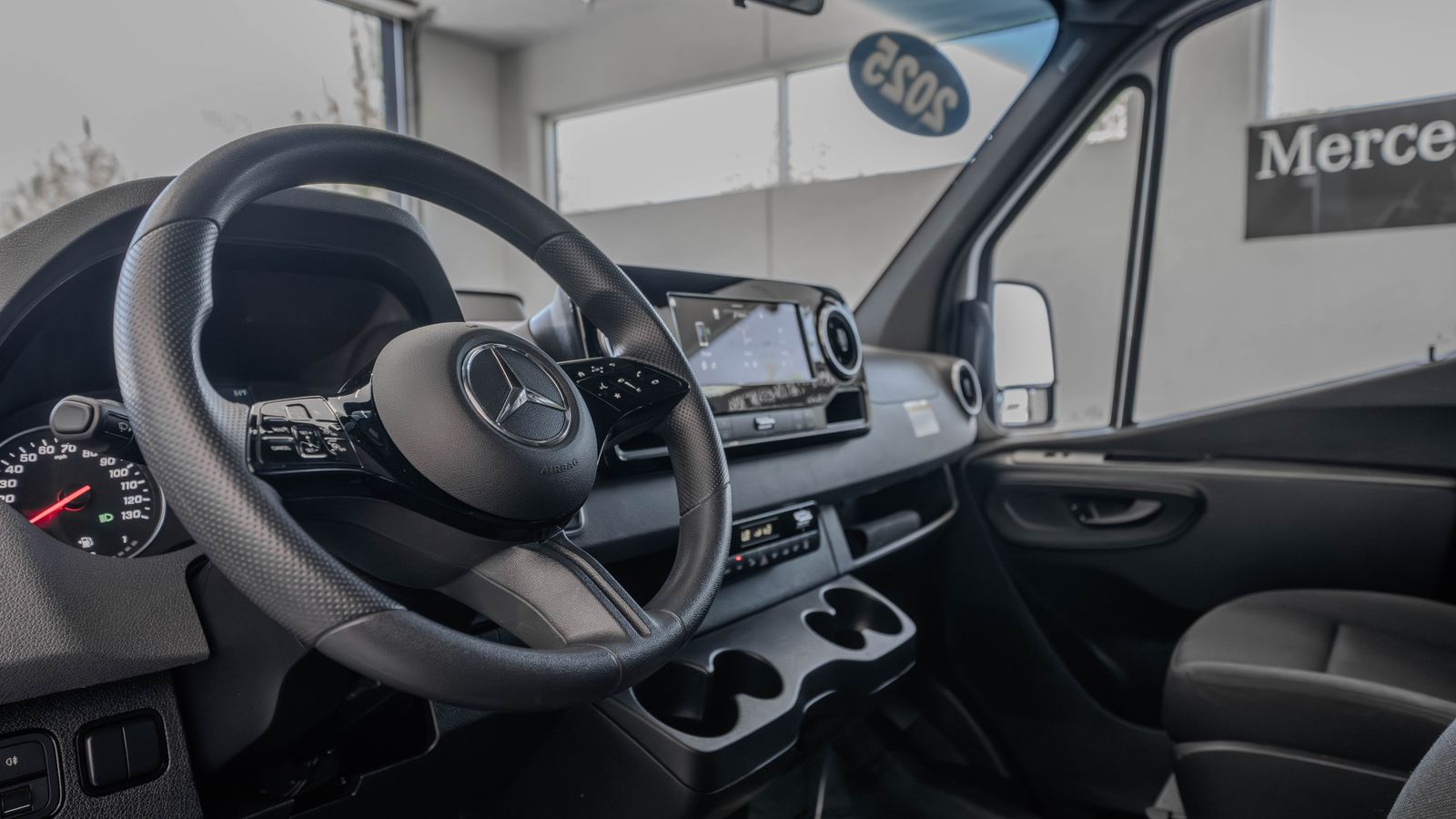 2025 Mercedes-Benz Sprinter 2500 Passenger 170 WB — full photo 7 of 35