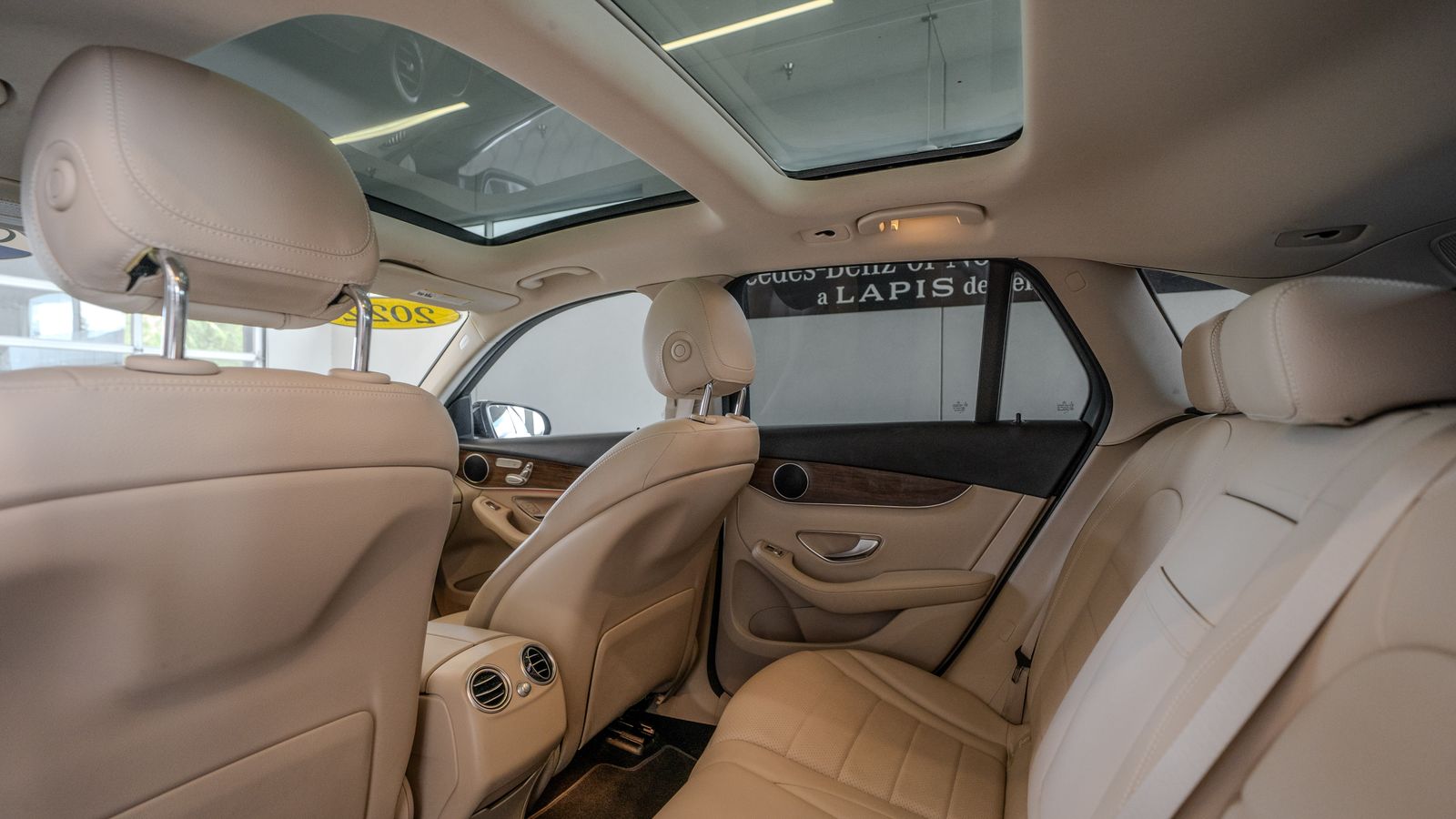 2022 Mercedes-Benz GLC GLC 300 — foto completa 26 de 35
