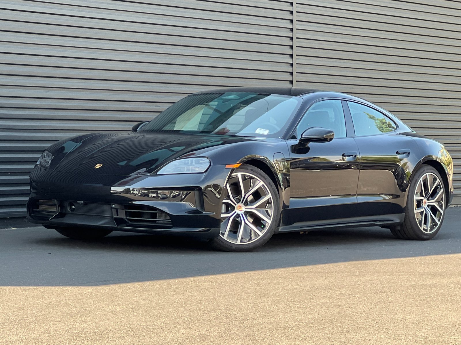 2026 Porsche Taycan 4 — foto 1 de 29