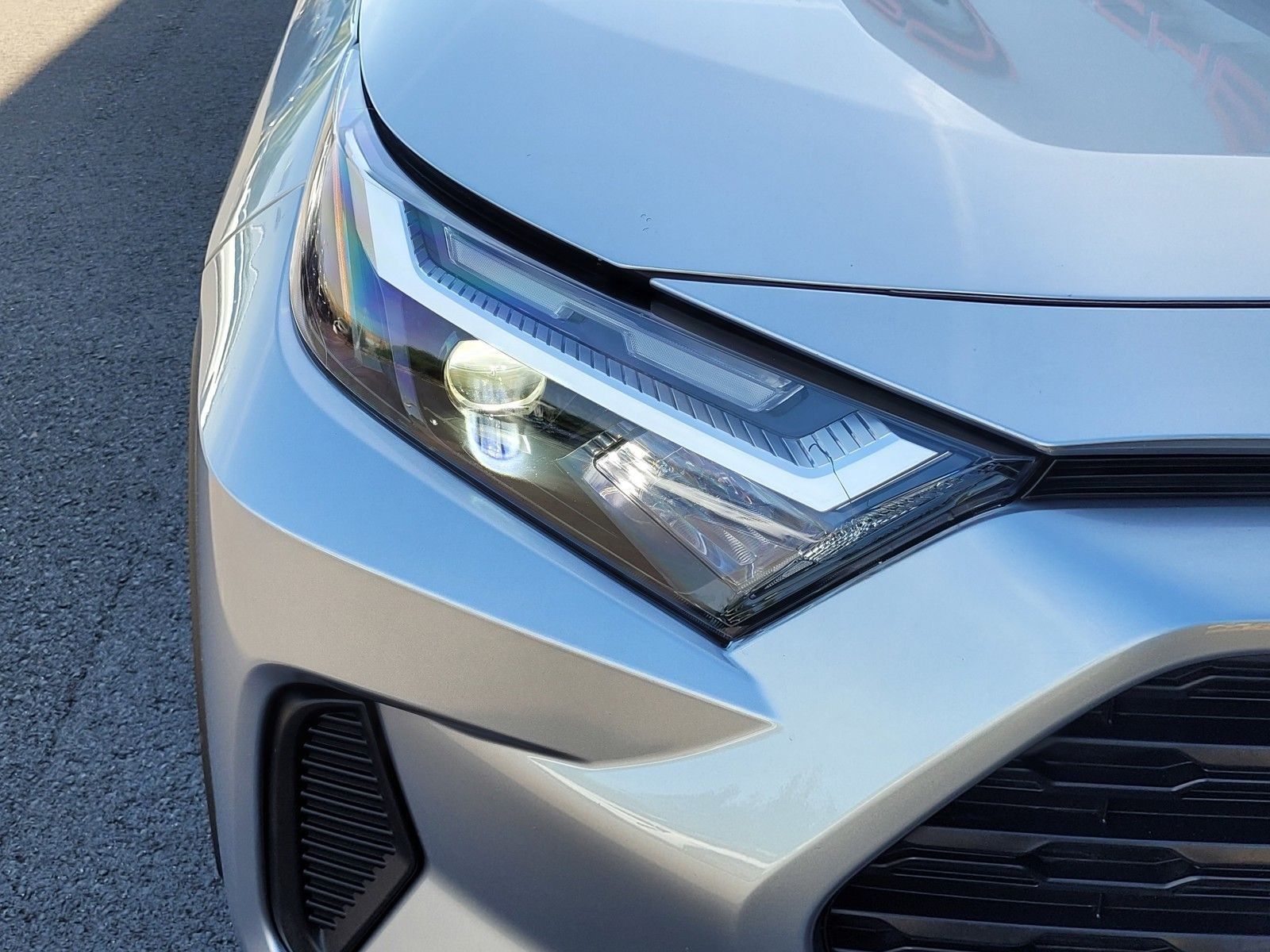 2023 Toyota RAV4 Hybrid LE — foto completa 11 de 45
