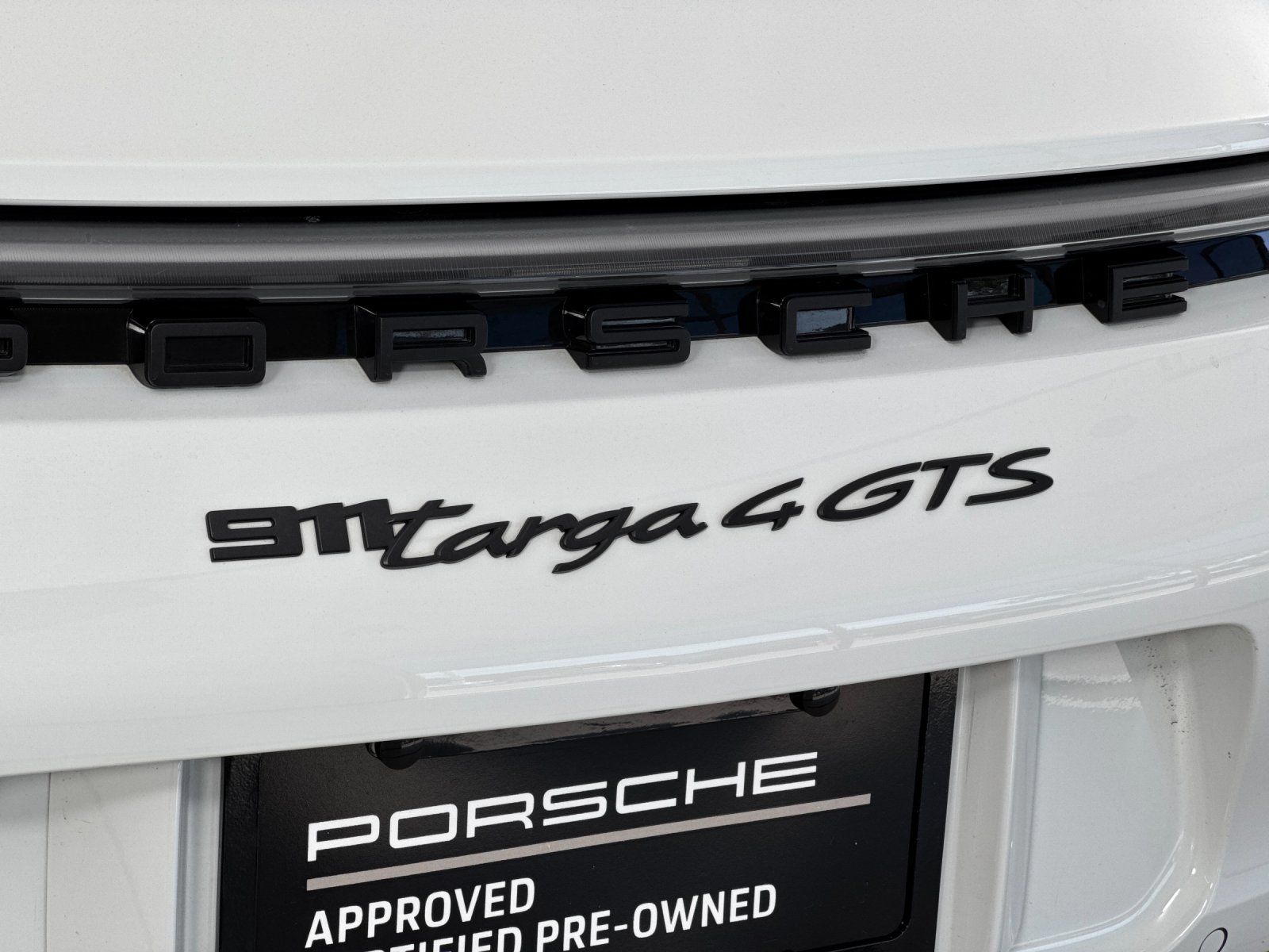 2023 Porsche 911 Targa 4 GTS — full photo 27 of 29