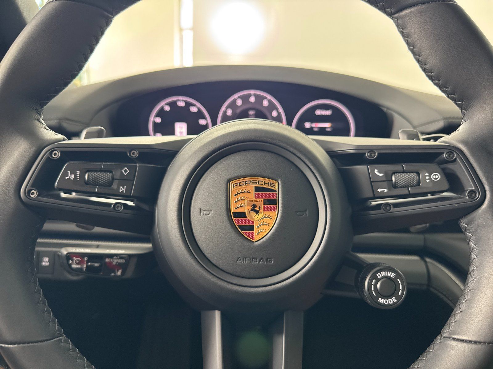 2026 Porsche Panamera E-Hybrid 4 — full photo 24 of 30