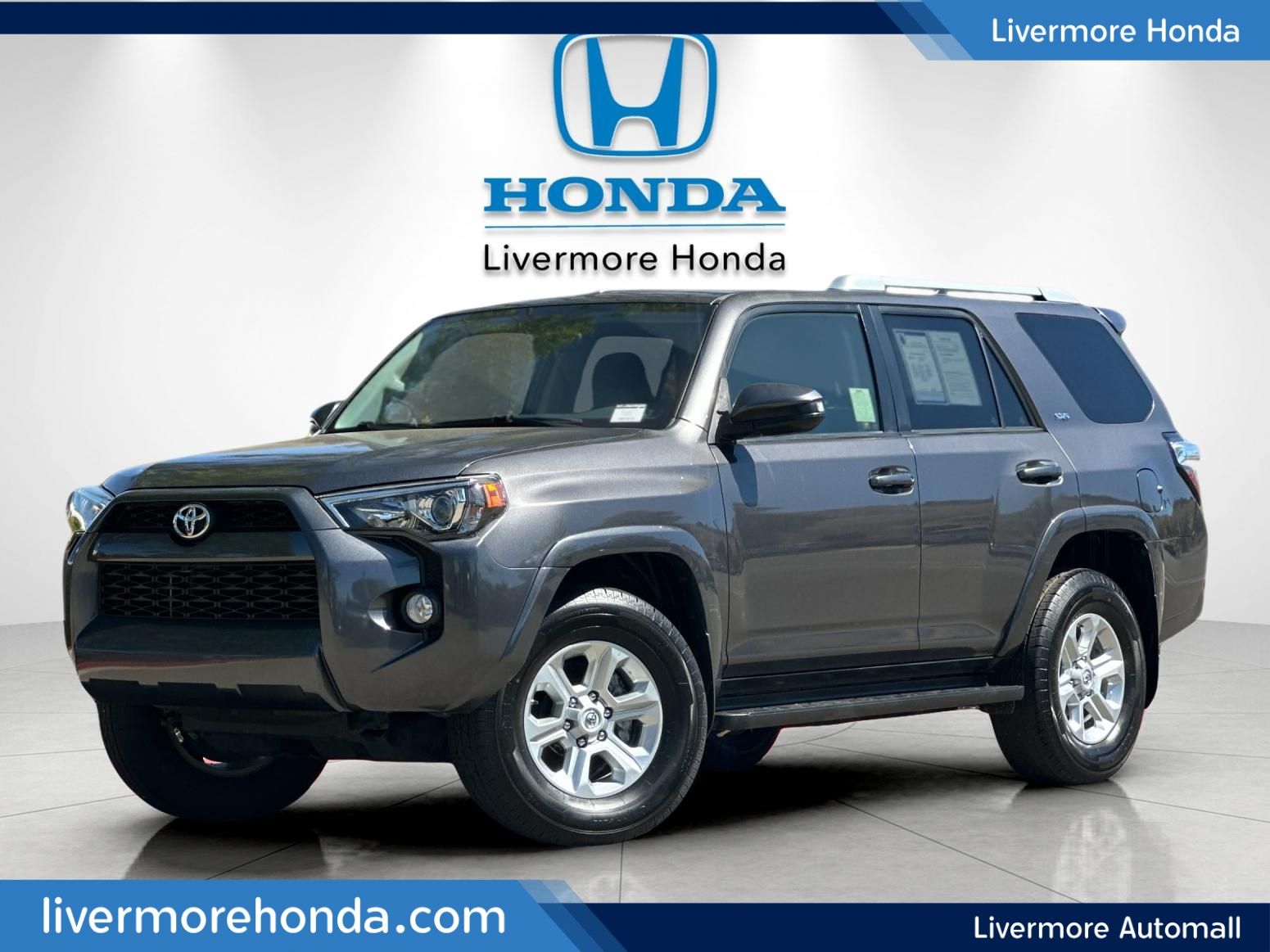 2018 Toyota 4Runner SR5 — photo 1 of 26