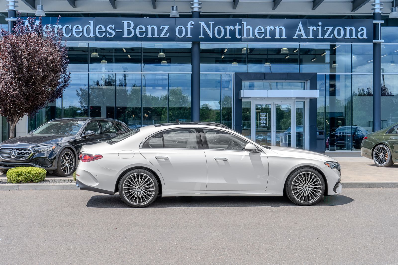 2026 Mercedes-Benz E-Class E 350 — foto completa 1 de 36