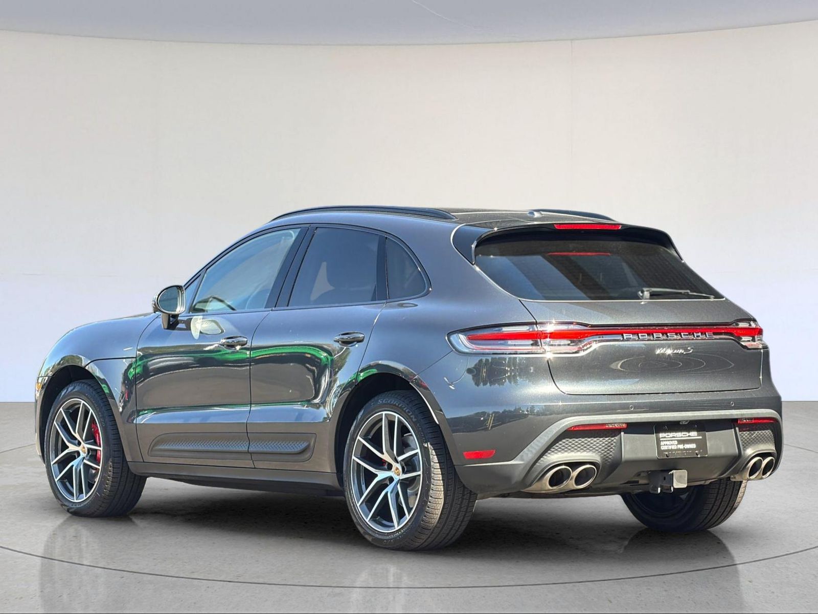 2024 Porsche Macan S — full photo 4 of 28