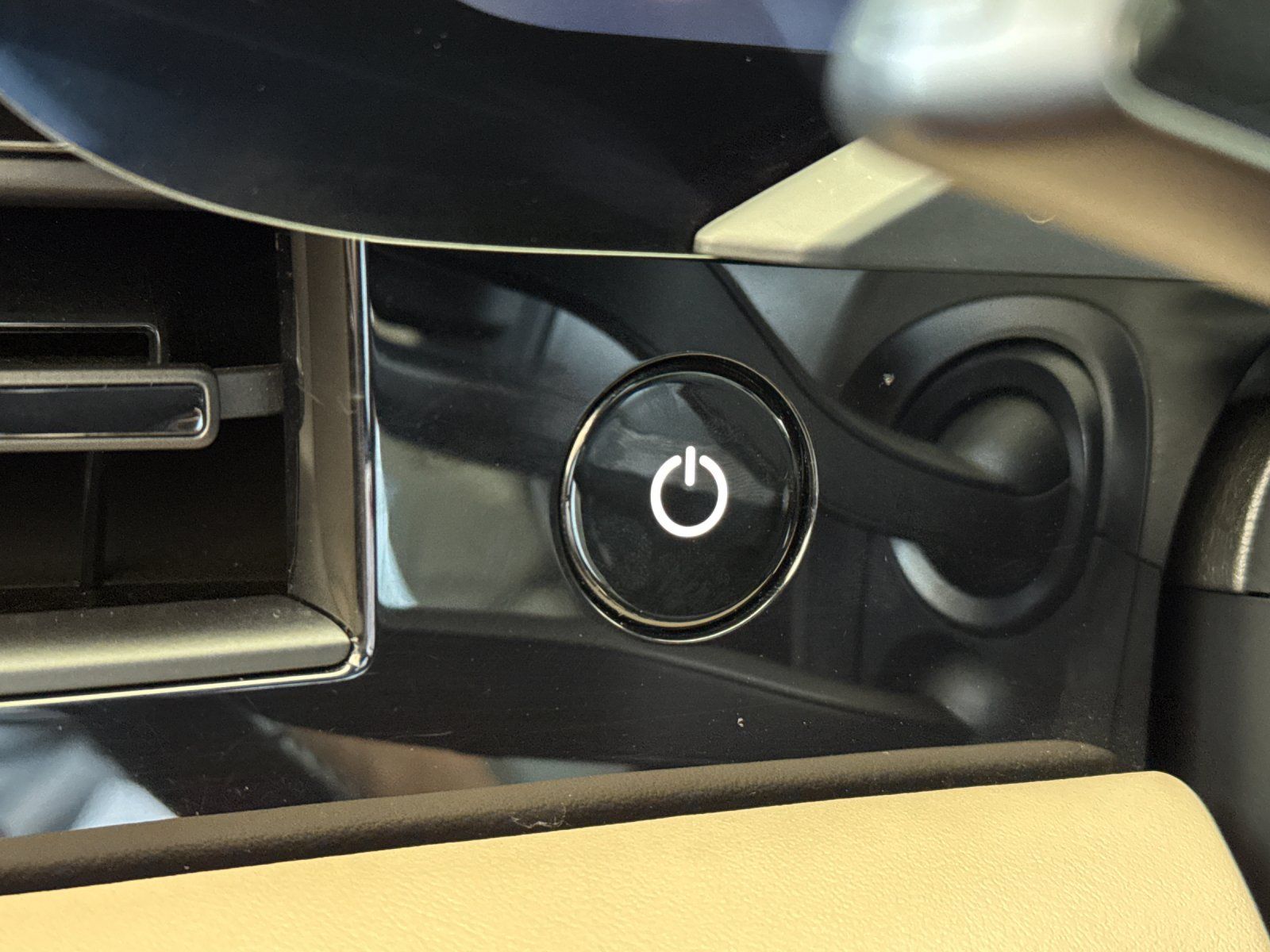 2024 Porsche Taycan Base — full photo 22 of 29
