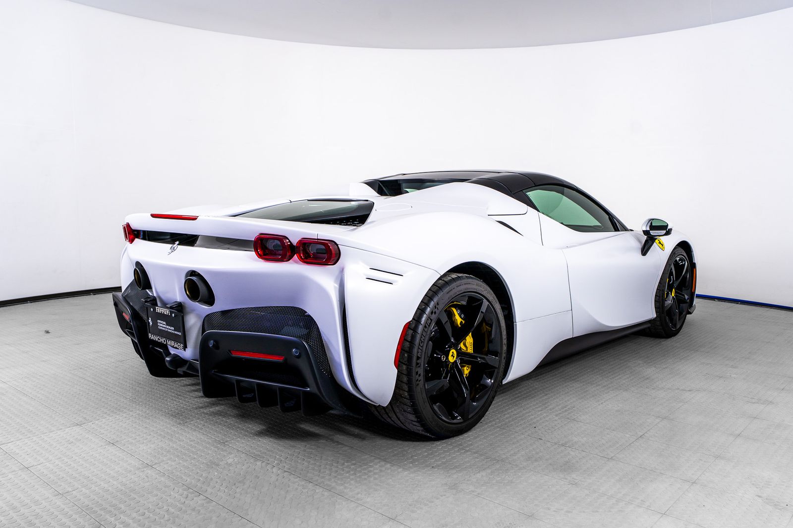 2024 Ferrari SF90 Spider — full photo 19 of 50