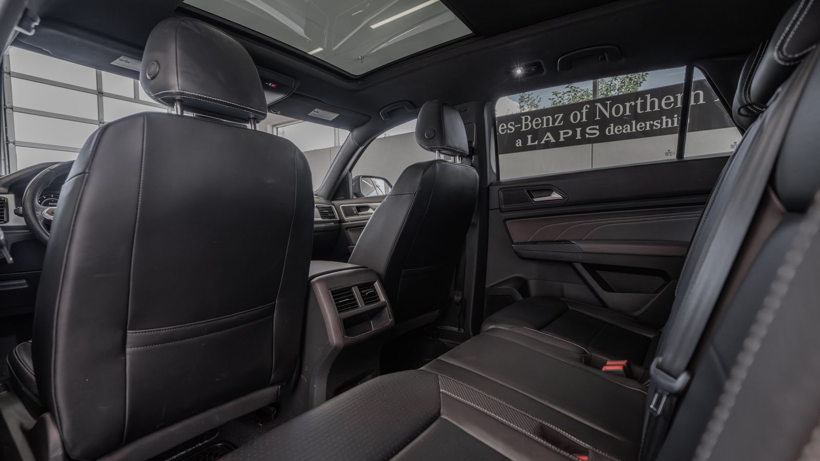 2022 Volkswagen Atlas Cross Sport 3.6L V6 SEL R-Line — full photo 26 of 34