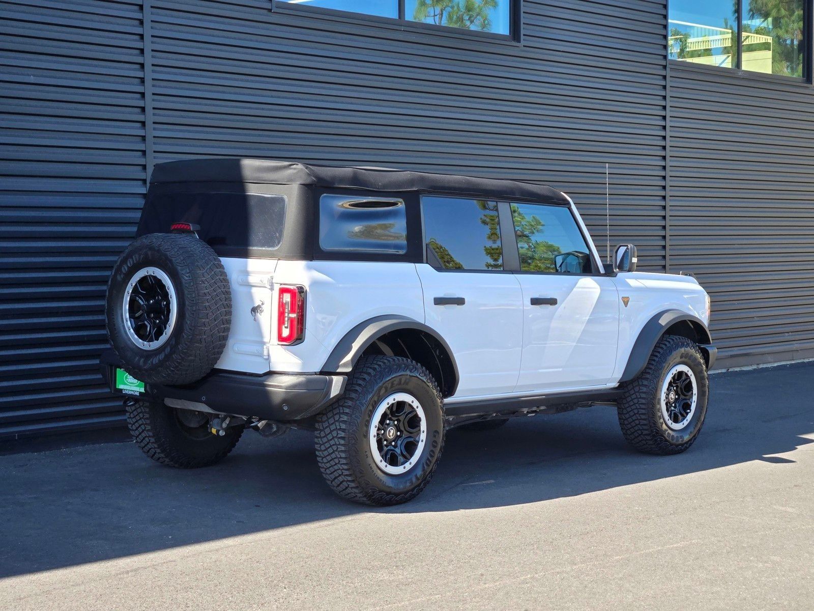 2023 Ford Bronco Badlands — full photo 6 of 45