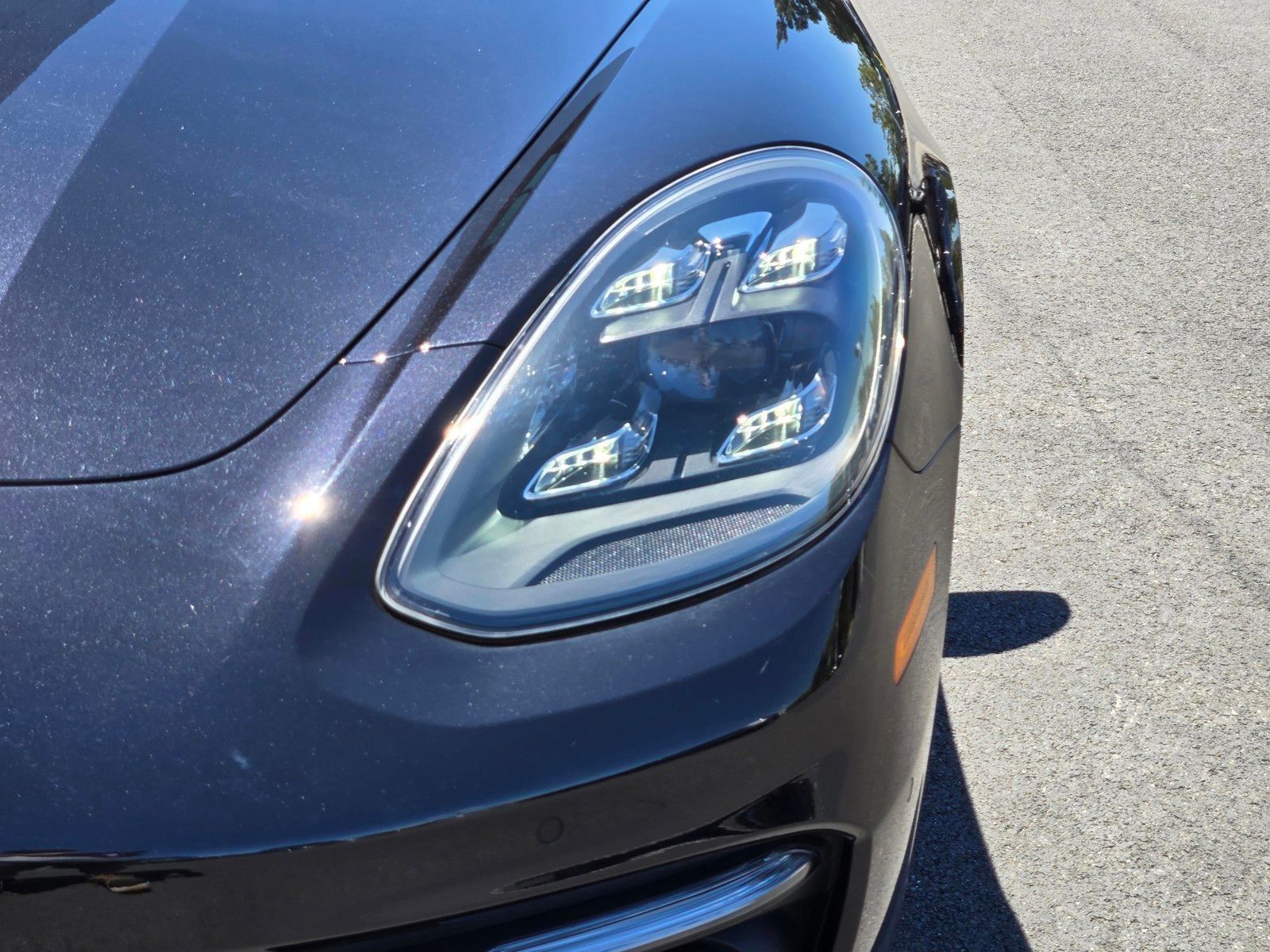 2023 Porsche Panamera 4 Platinum Edition — full photo 12 of 27