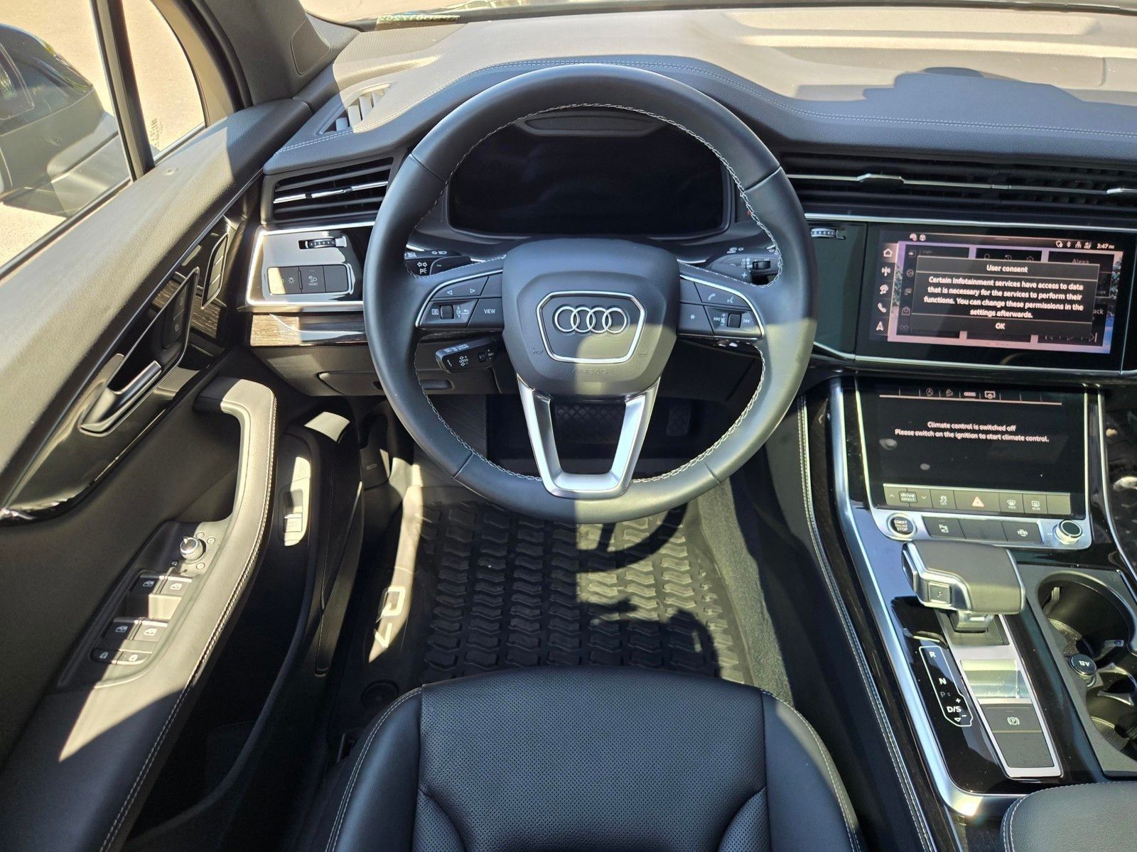2025 Audi Q7 55 Premium Plus — full photo 13 of 45