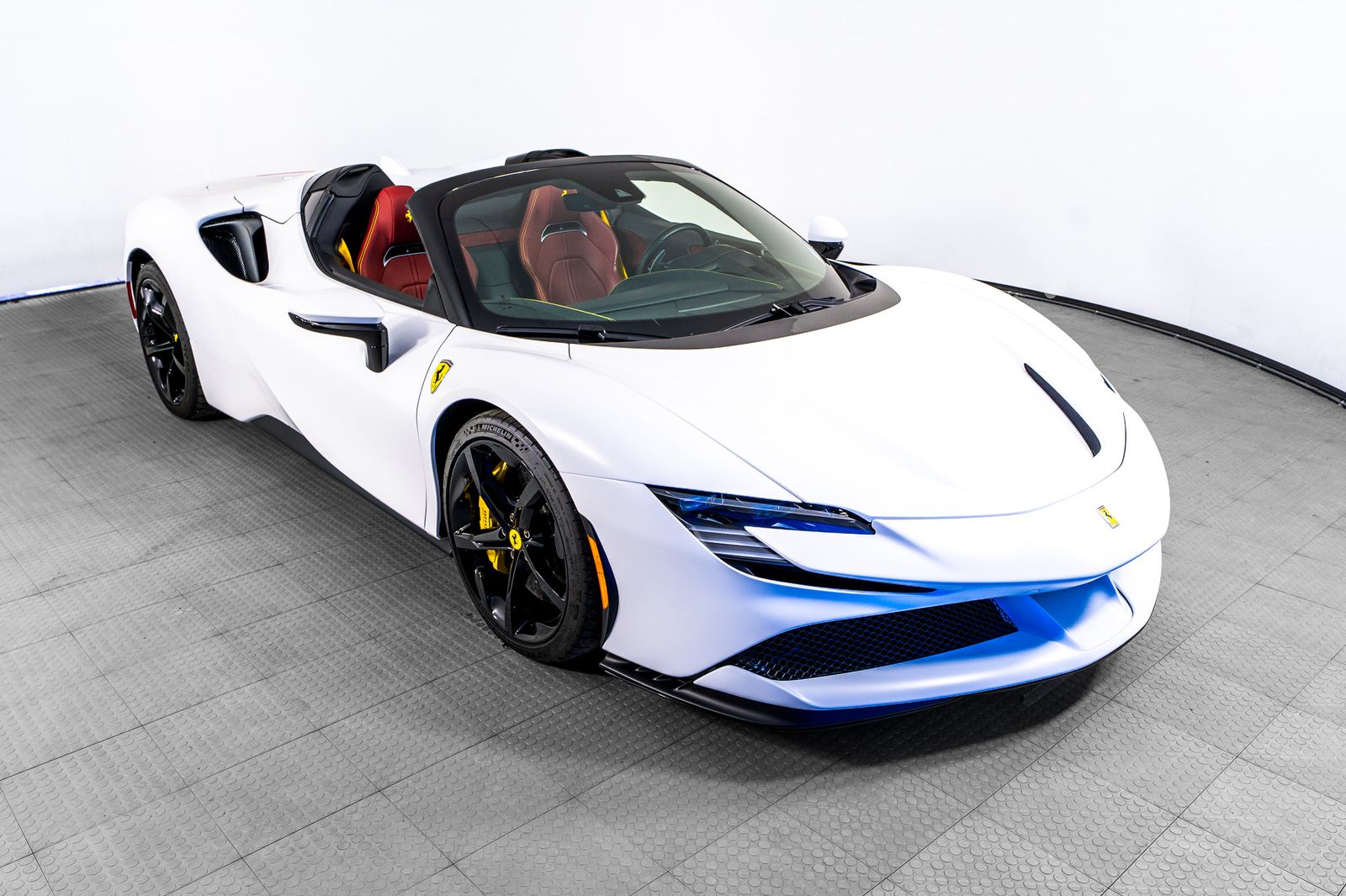 2024 Ferrari SF90 Spider — full photo 11 of 51