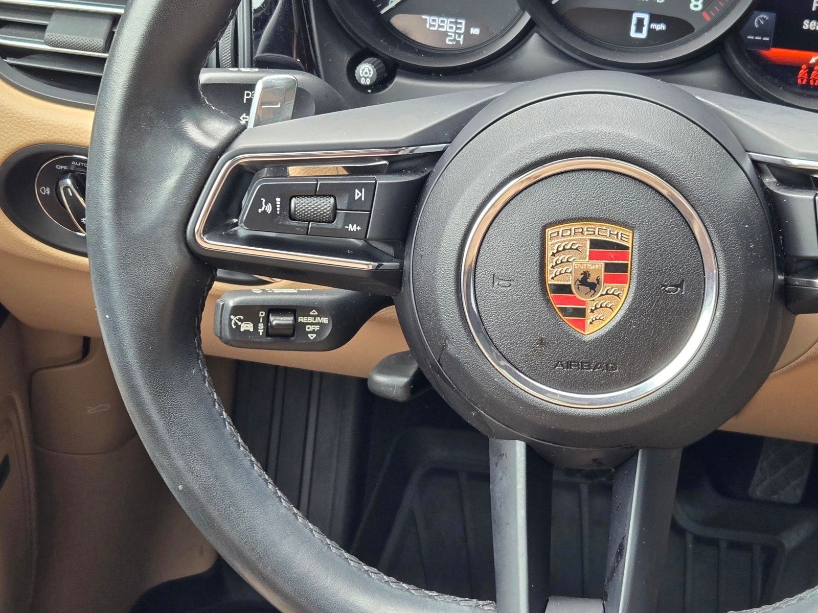2024 Porsche Macan Base — full photo 16 of 27