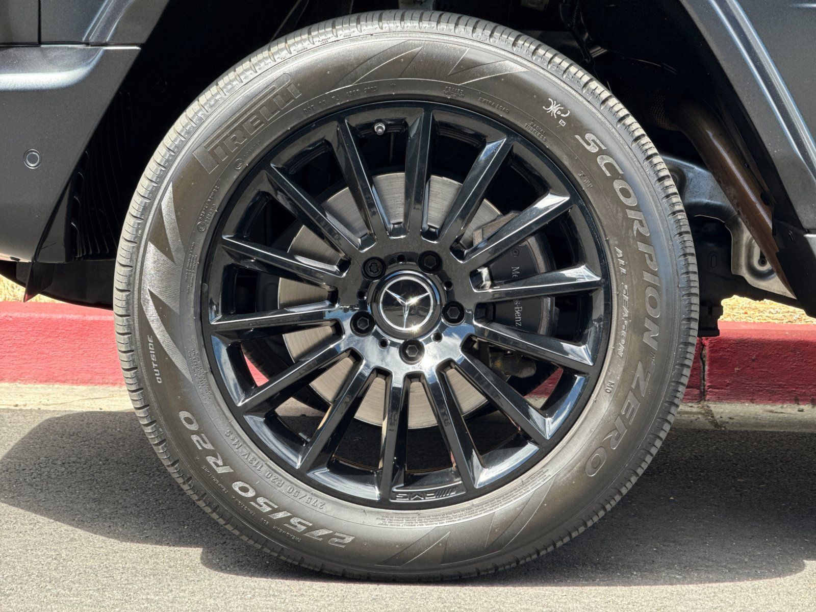2022 Mercedes-Benz G-Class G 550 — full photo 27 of 31