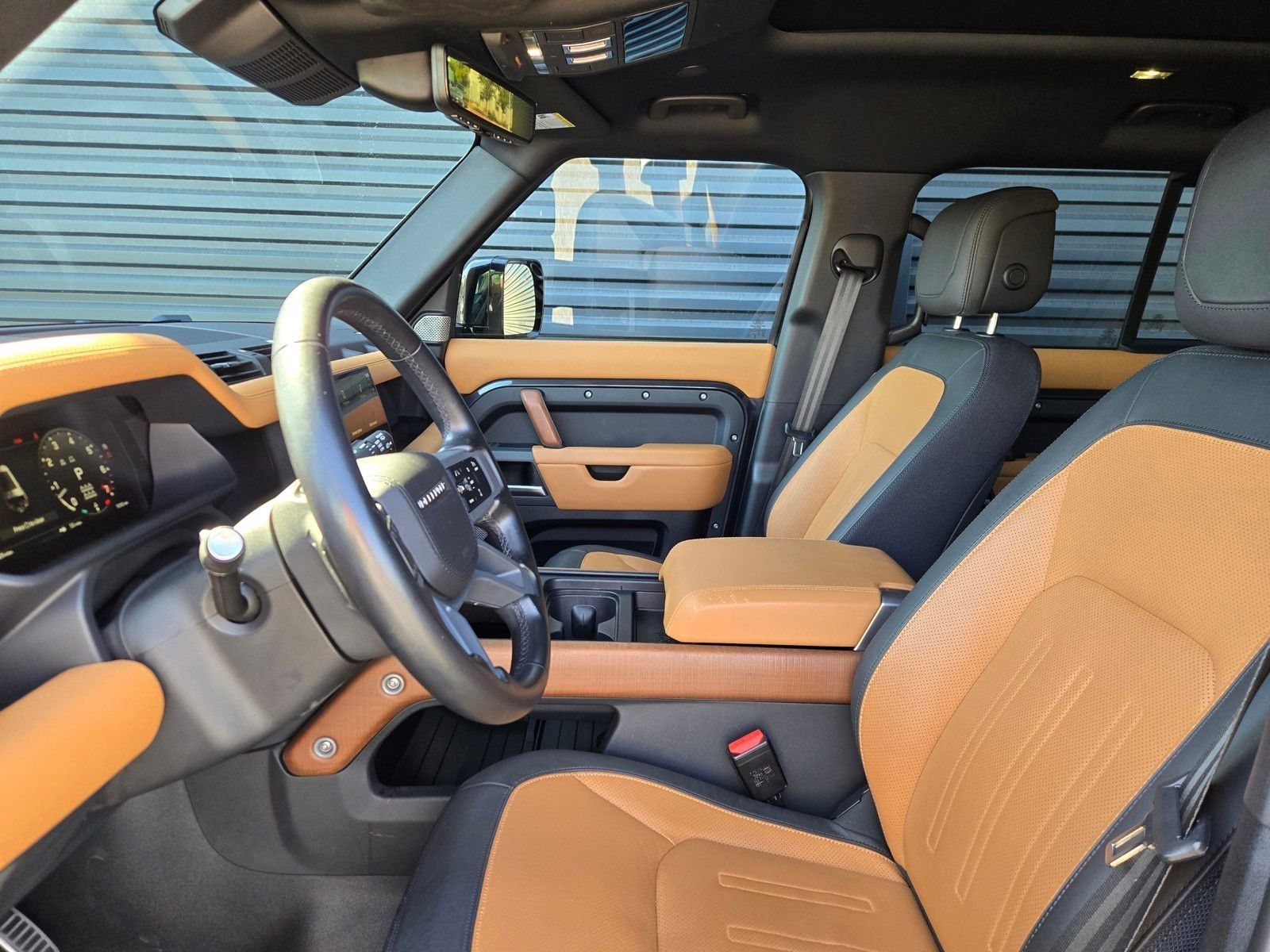 2023 Land Rover Defender 130 X — full photo 26 of 45