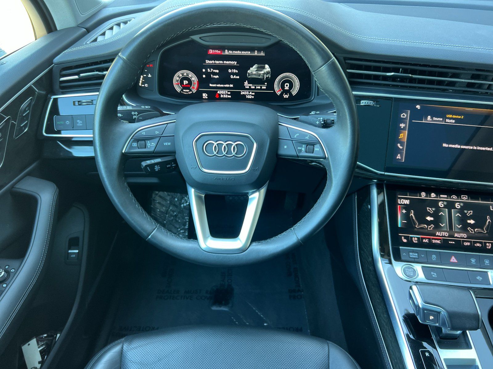 2023 Audi Q7 55 Premium Plus — full photo 14 of 30