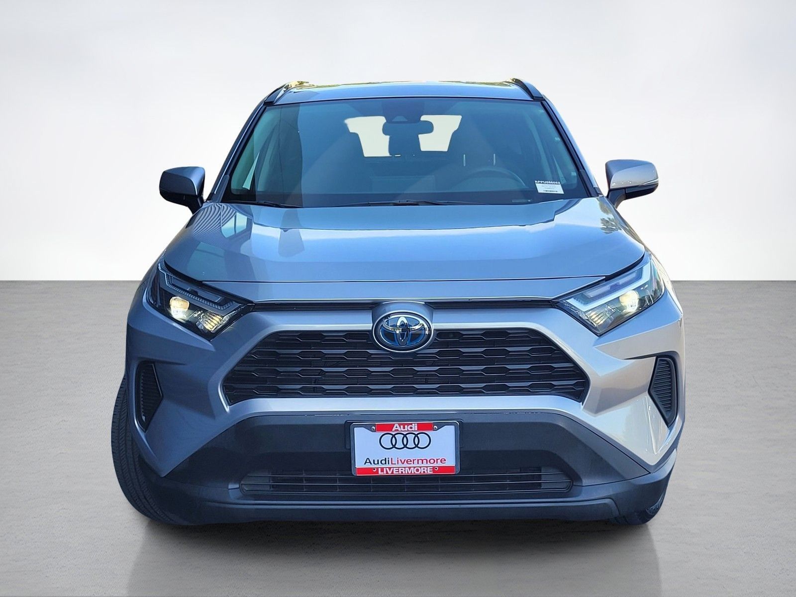 2023 Toyota RAV4 Hybrid LE — foto completa 2 de 45