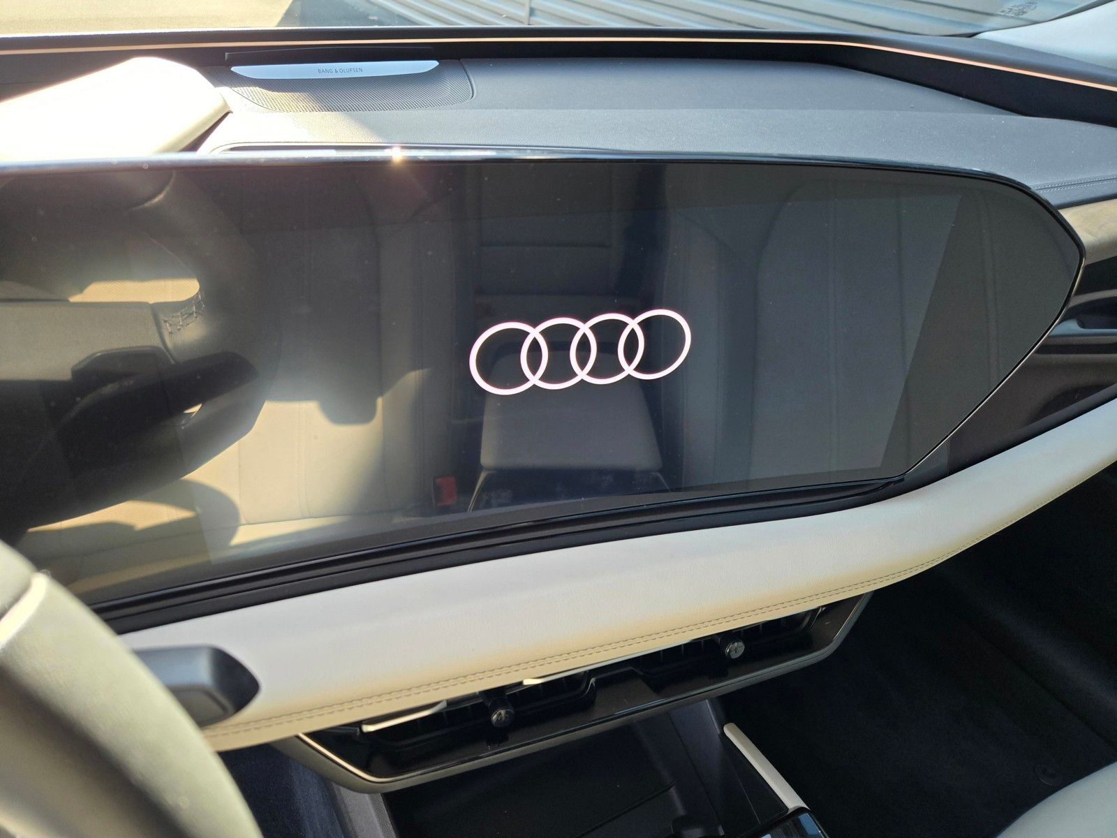 2025 Audi A6 Sportback e-tron Prestige — foto completa 21 de 45