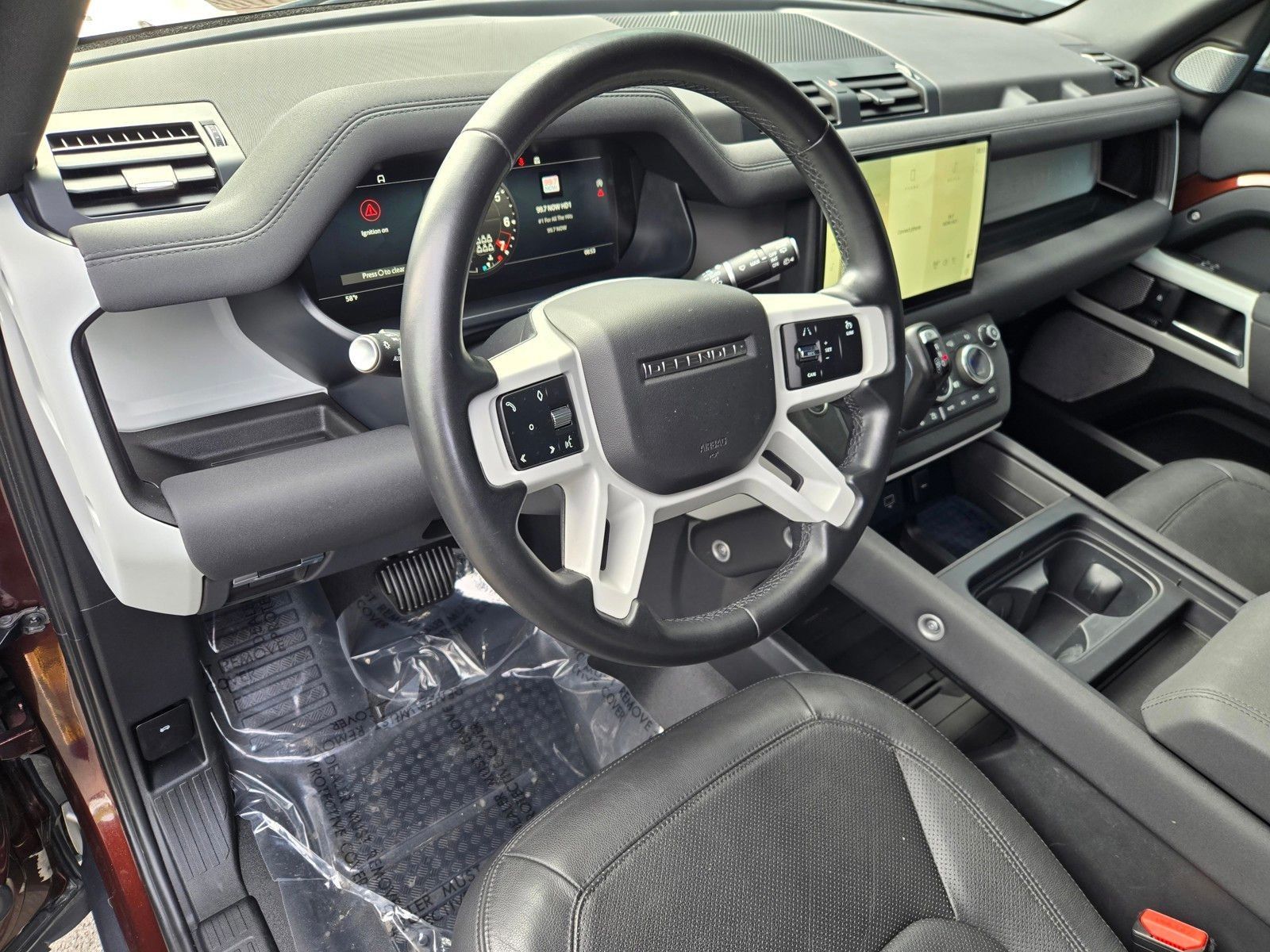 2023 Land Rover Defender 130 SE — foto completa 19 de 45