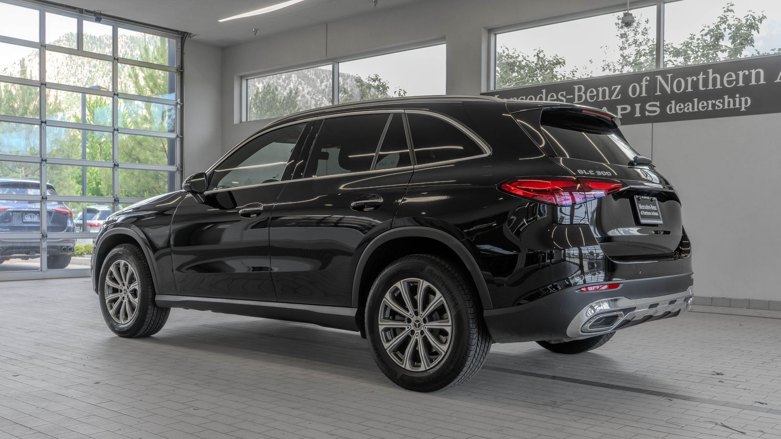 2026 Mercedes-Benz GLC GLC 300 — full photo 13 of 35