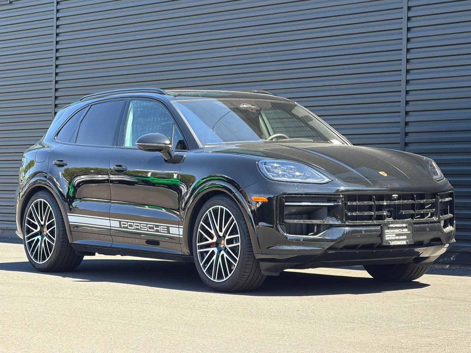 2026 Porsche Cayenne GTS — full photo 10 of 26