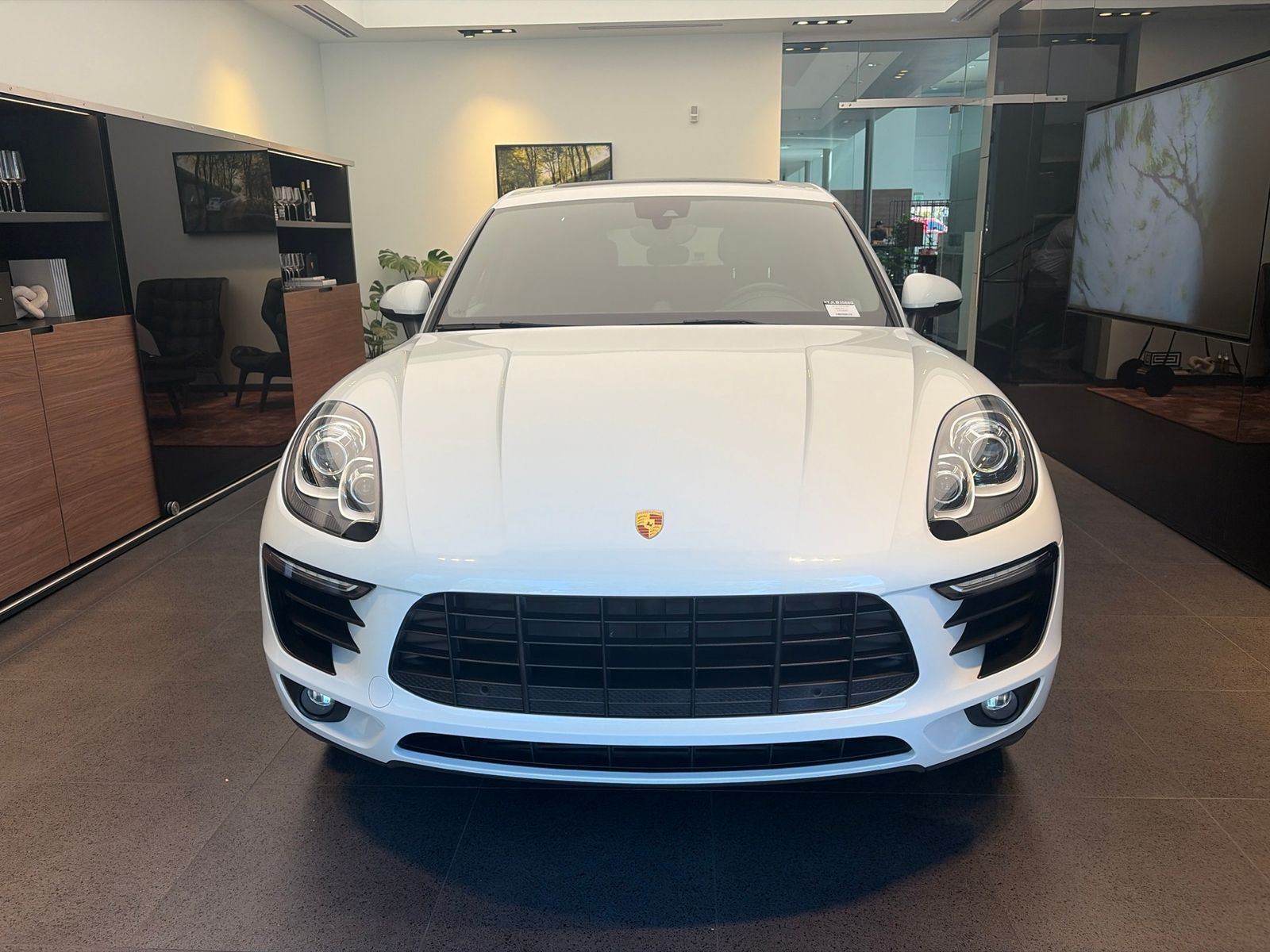 2018 Porsche Macan Base — foto completa 1 de 10