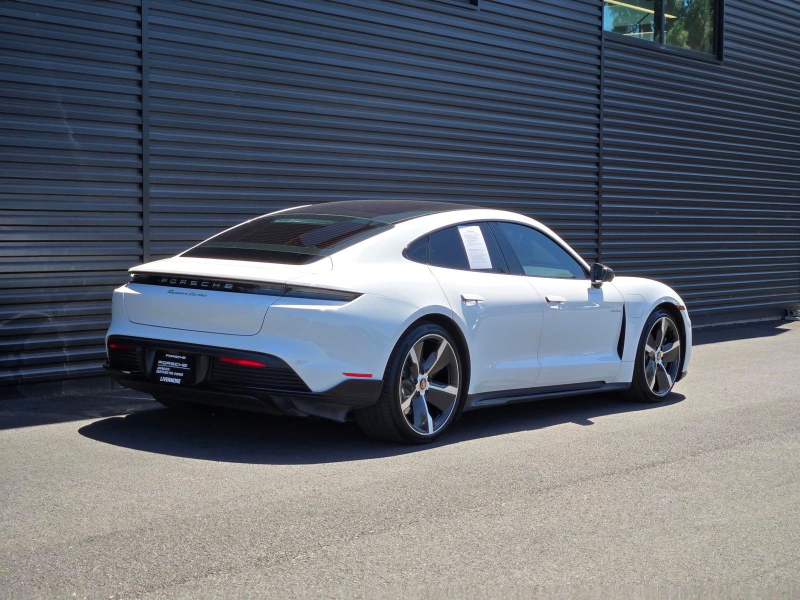 2021 Porsche Taycan Turbo — foto completa 7 de 27