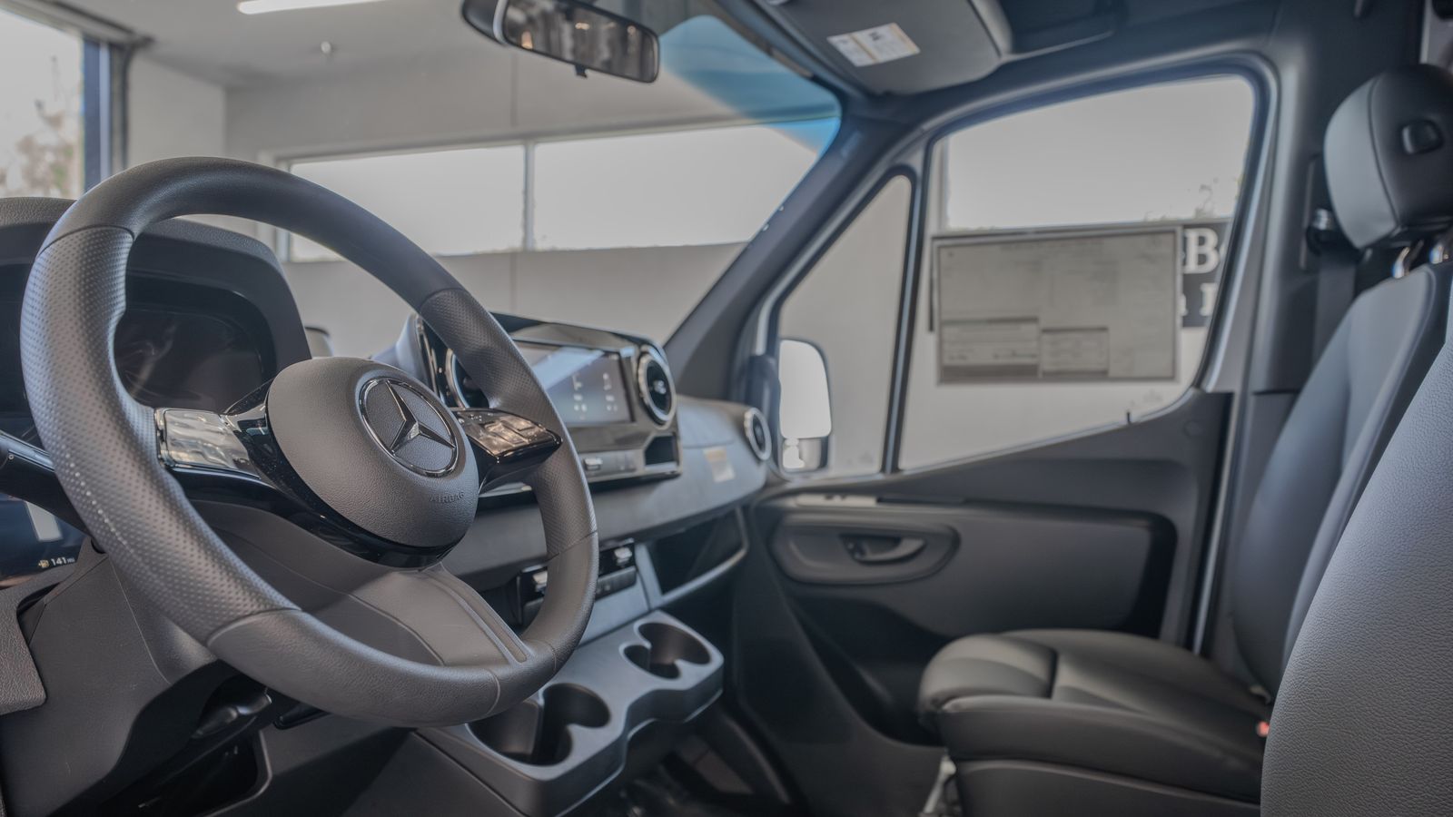 2025 Mercedes-Benz Sprinter 2500 Cargo 170 WB — full photo 7 of 36