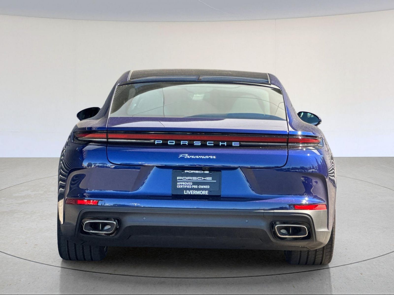 2025 Porsche Panamera 4 — full photo 8 of 29