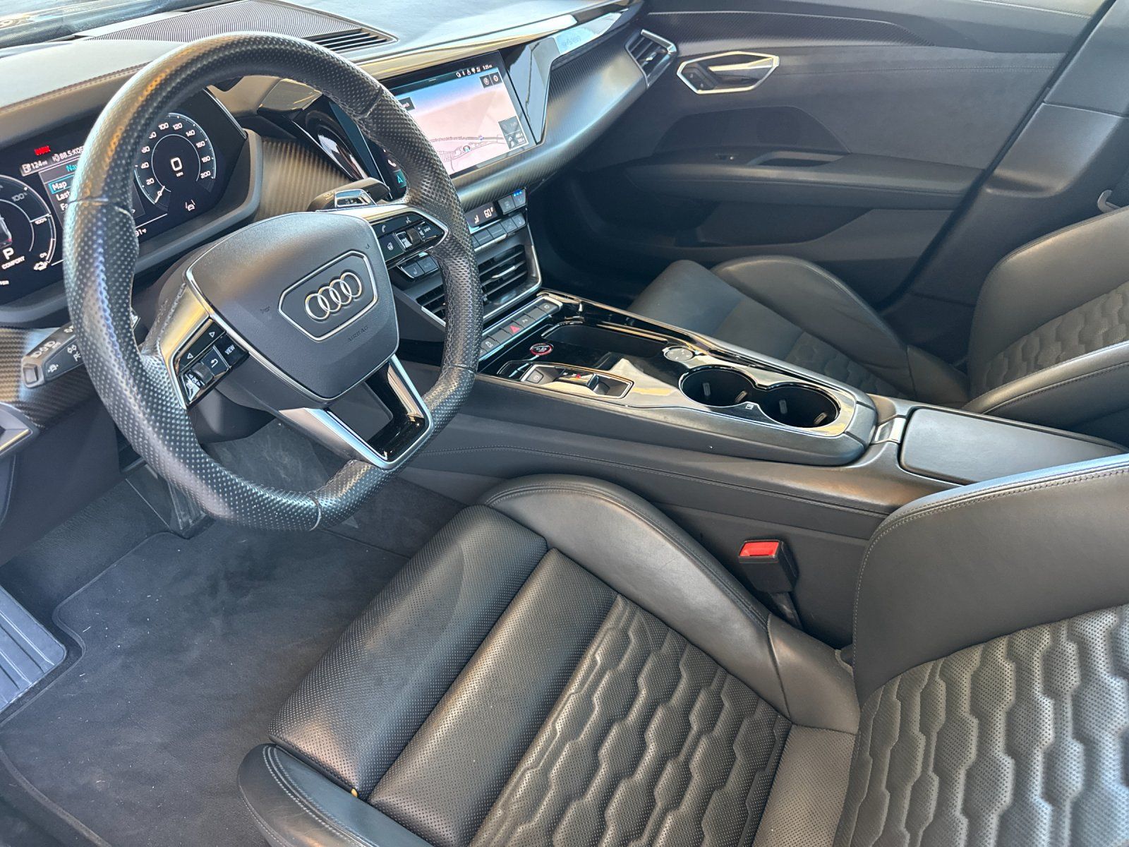2022 Audi e-tron GT Premium Plus — foto completa 9 de 27